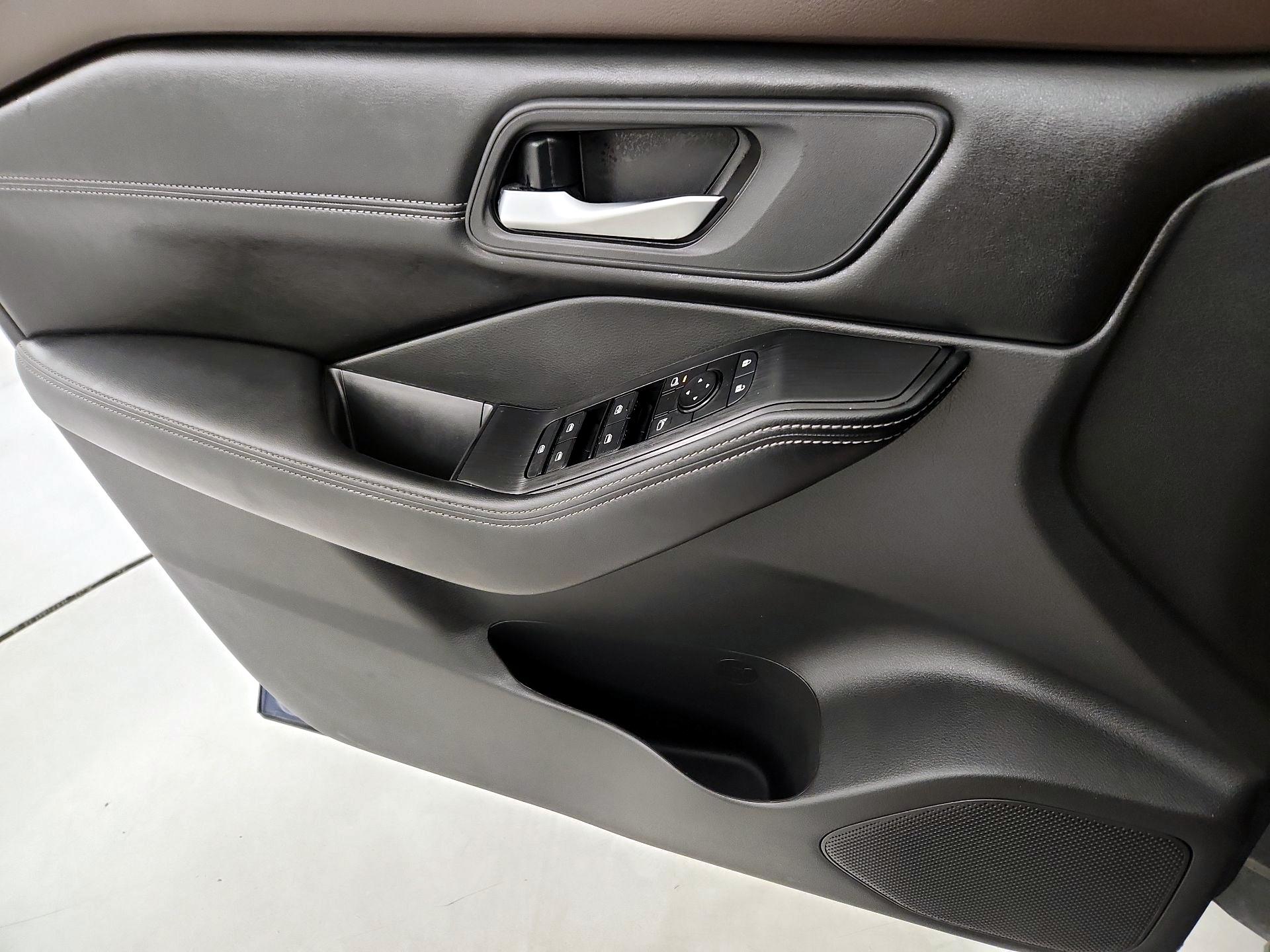 Thumbnail: 2022 Nissan Rogue - 12