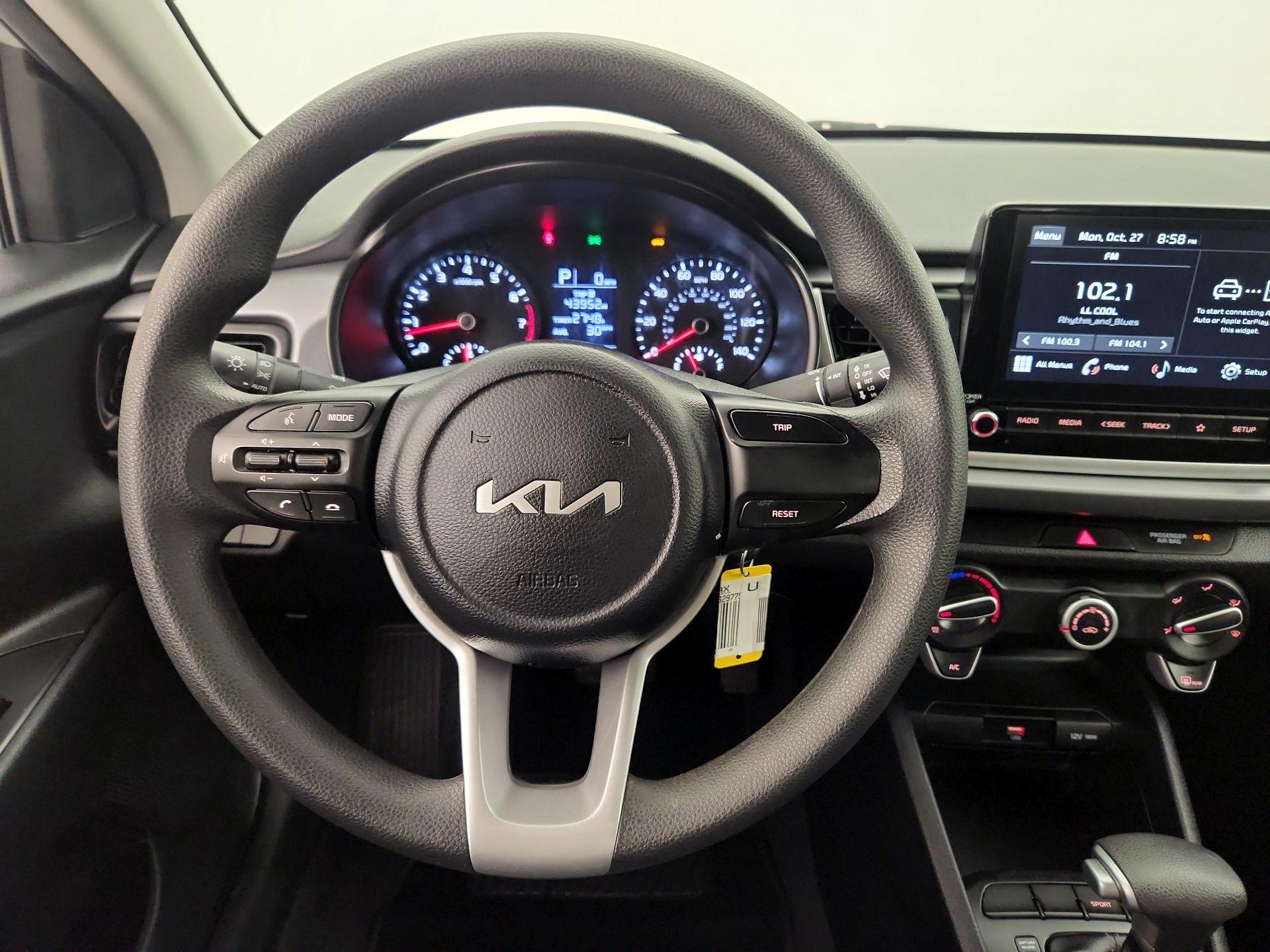 Thumbnail: 2023 Kia Rio - 10