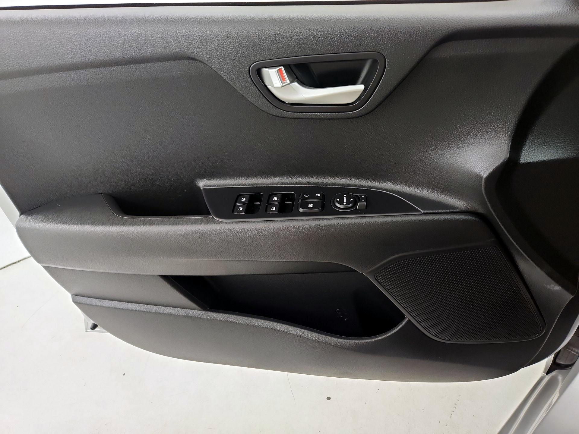 Thumbnail: 2023 Kia Rio - 12