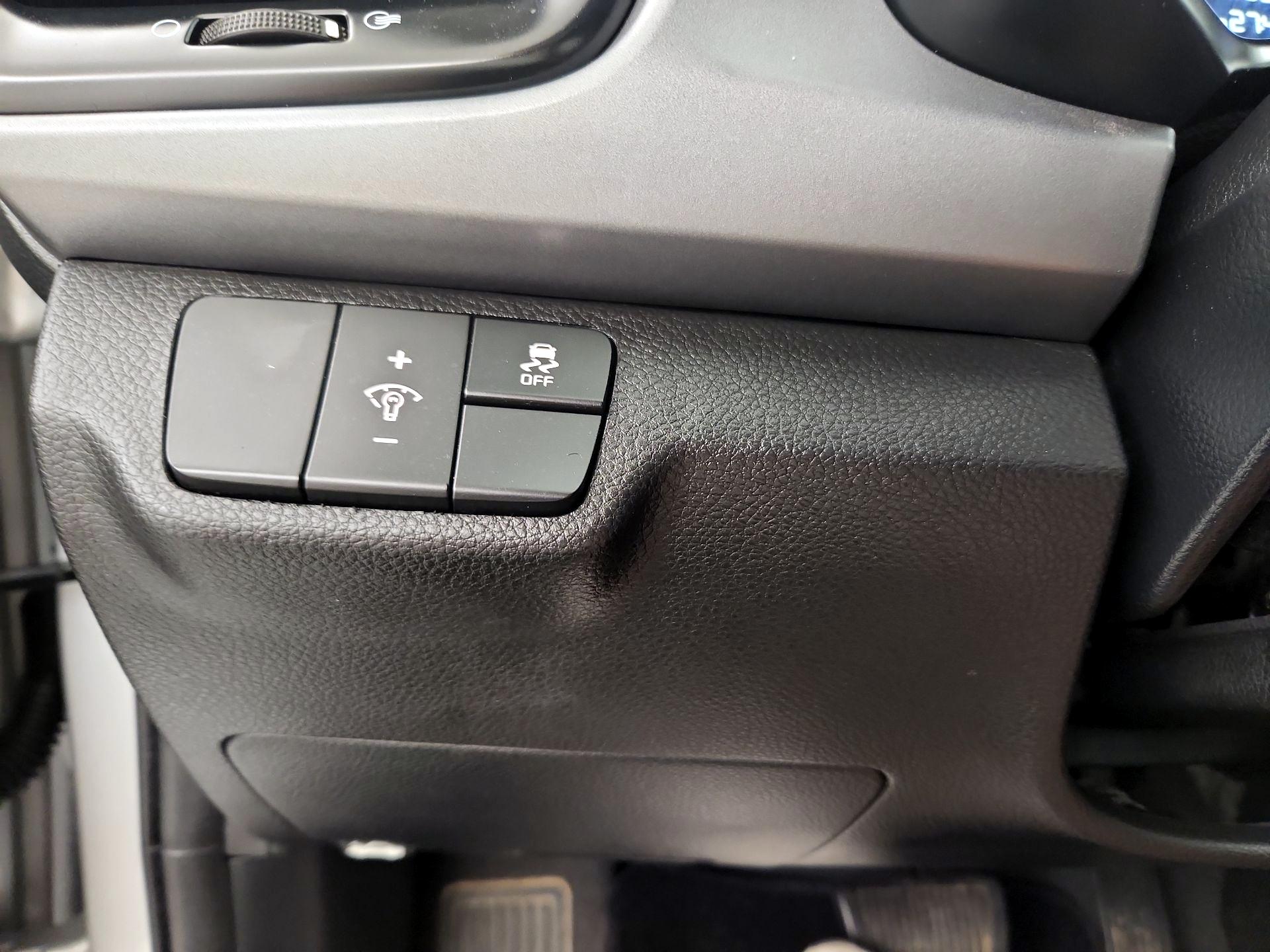 Thumbnail: 2023 Kia Rio - 13