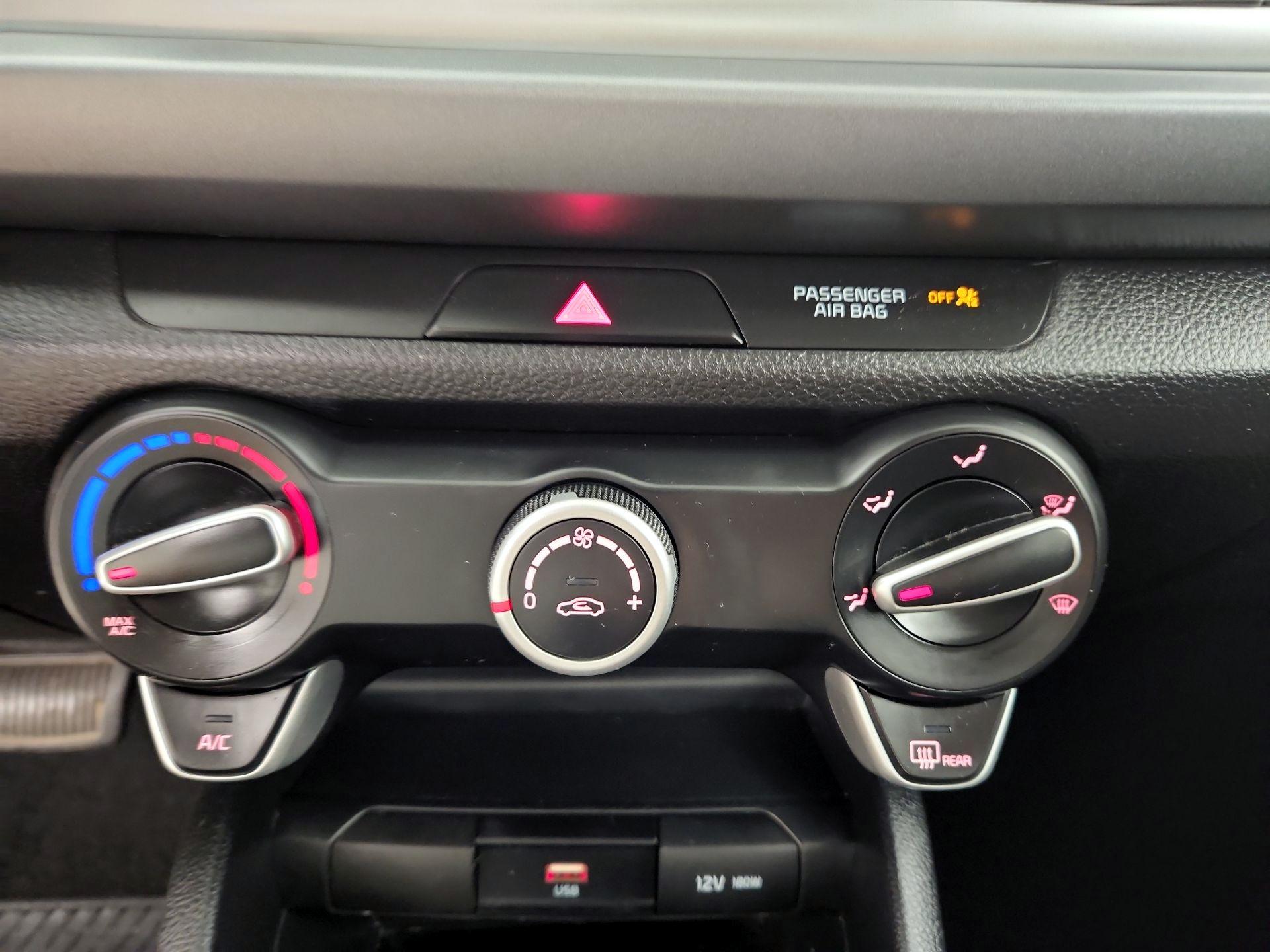 Thumbnail: 2023 Kia Rio - 16