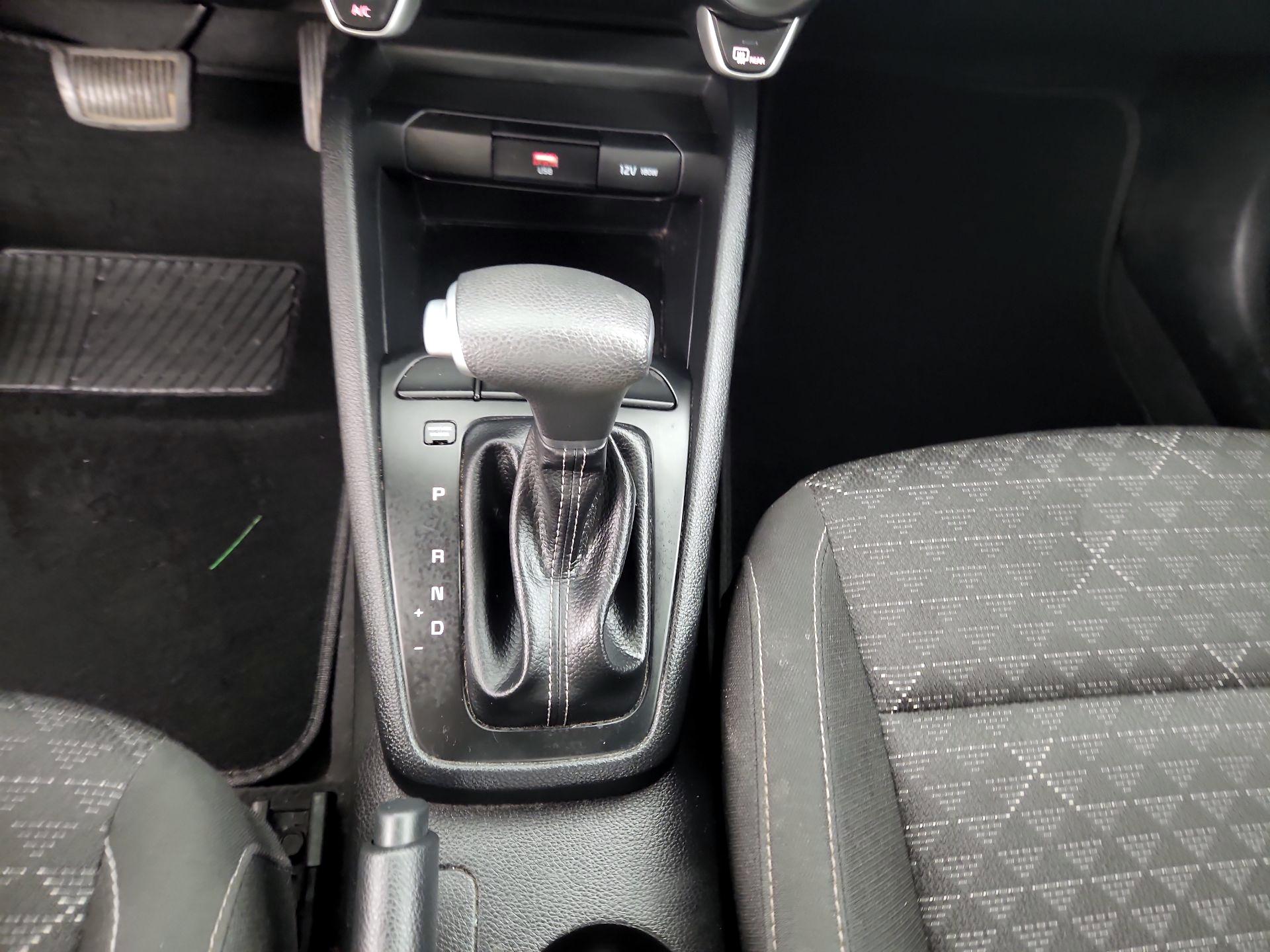 Thumbnail: 2023 Kia Rio - 17