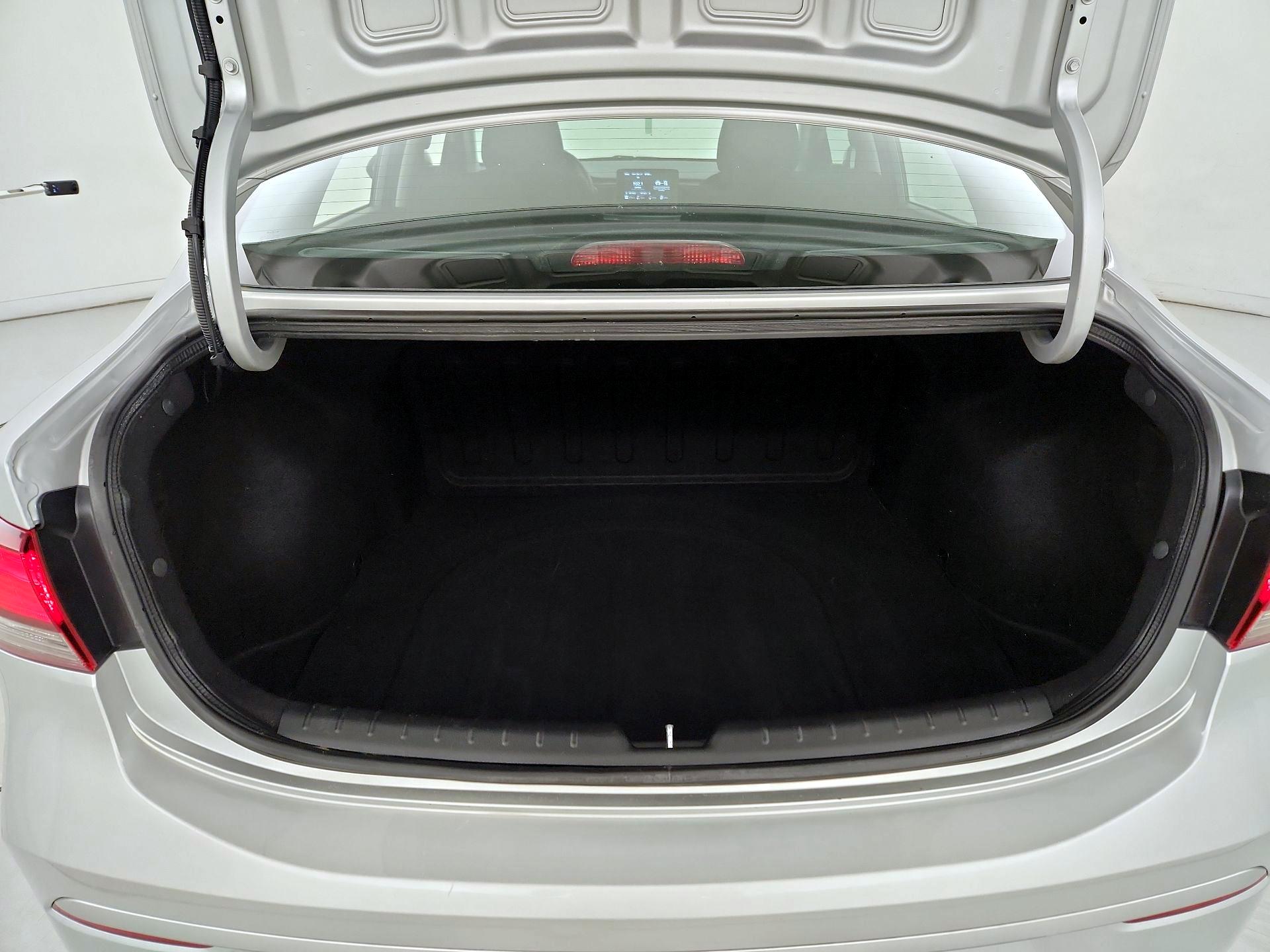 Thumbnail: 2023 Kia Rio - 20