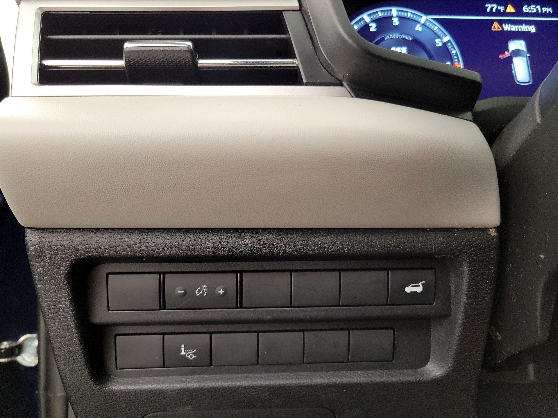 Thumbnail: 2024 Mitsubishi Outlander - 13