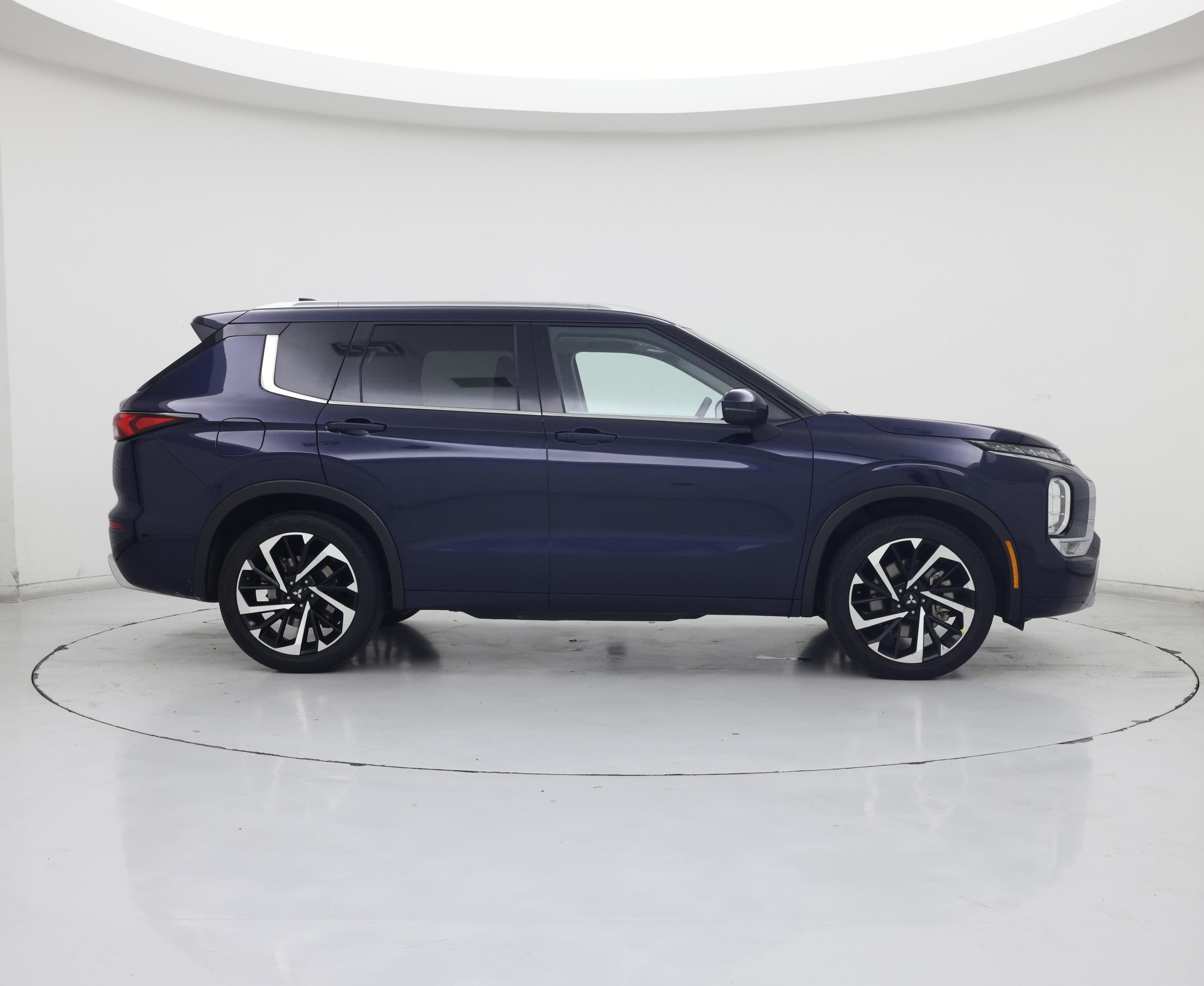 Thumbnail: 2024 Mitsubishi Outlander - 7
