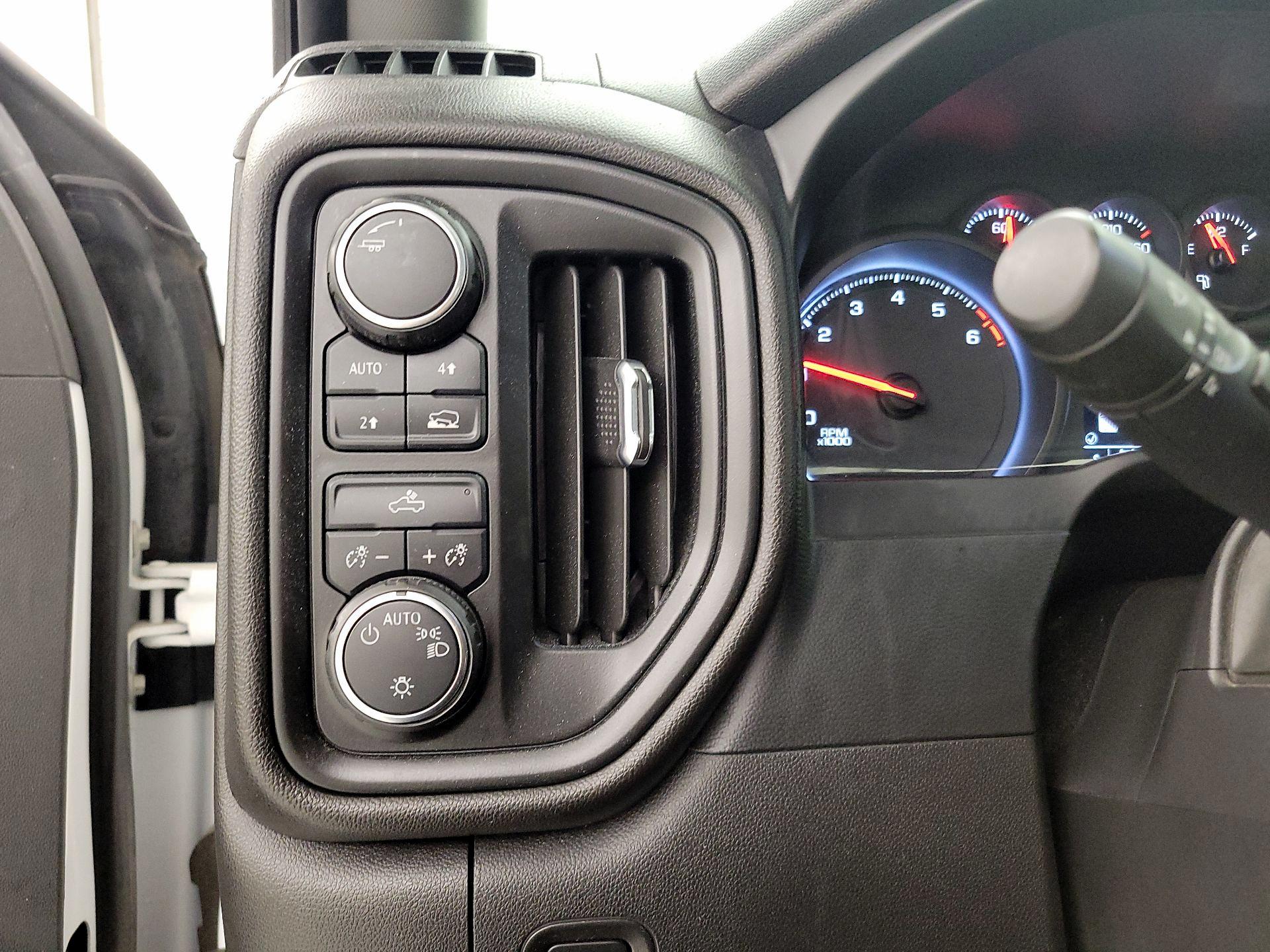 Thumbnail: 2021 Chevrolet Silverado 1500 - 13