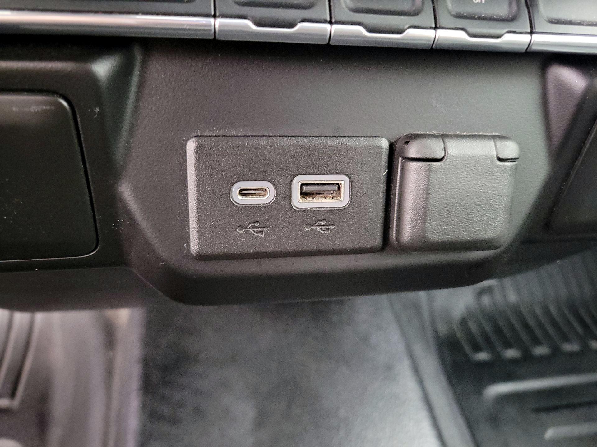 Thumbnail: 2021 Chevrolet Silverado 1500 - 18