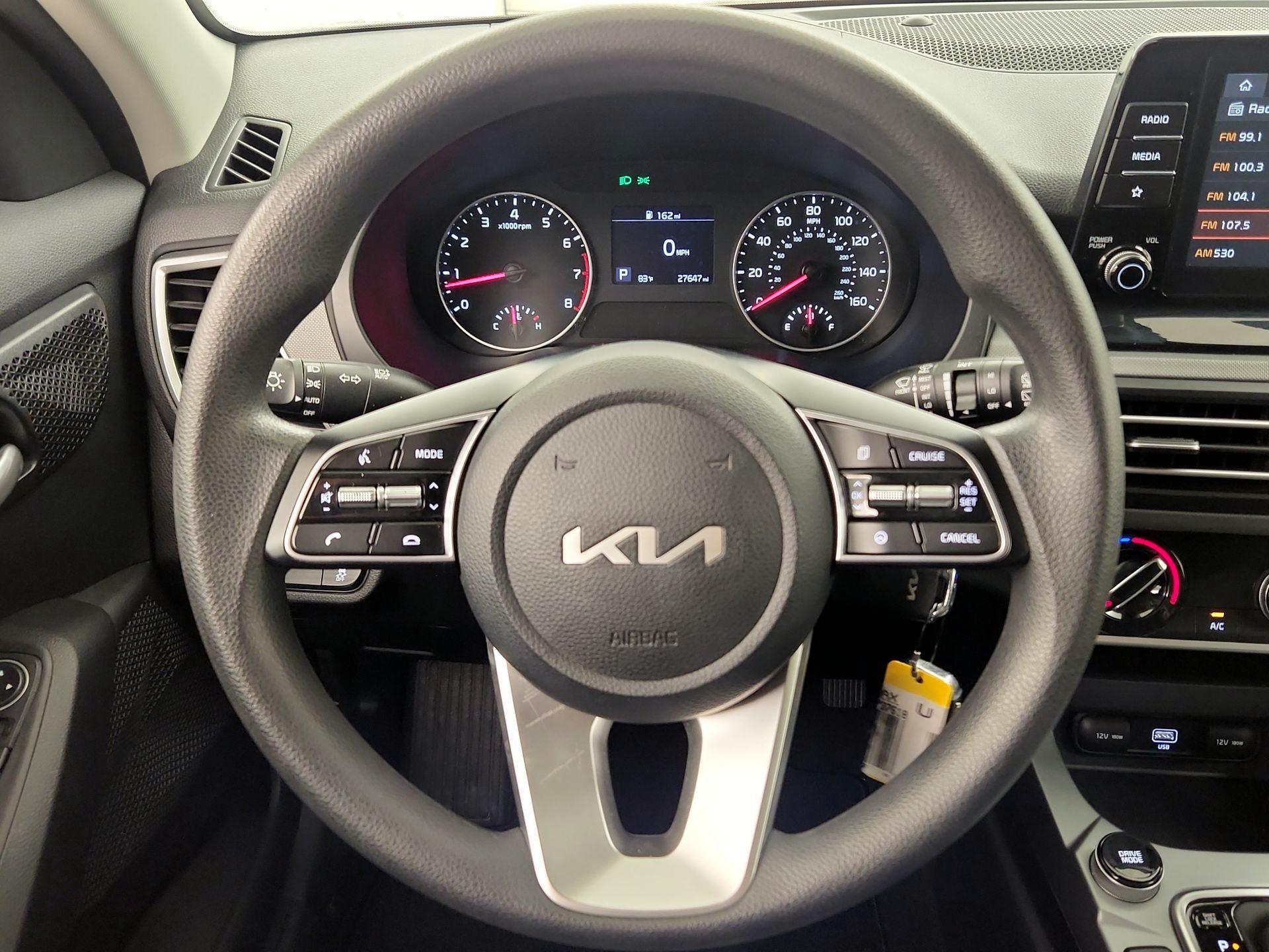 Thumbnail: 2023 Kia Seltos - 10