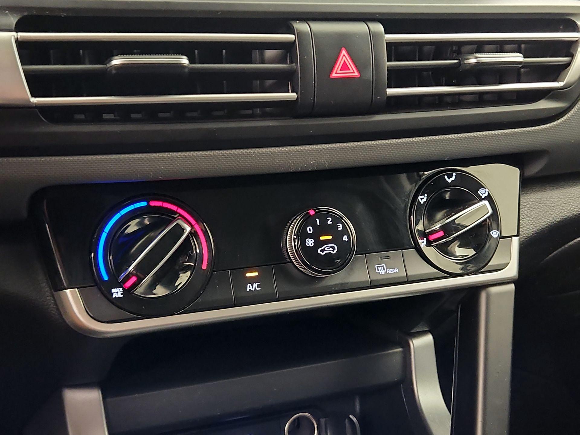 Thumbnail: 2023 Kia Seltos - 16