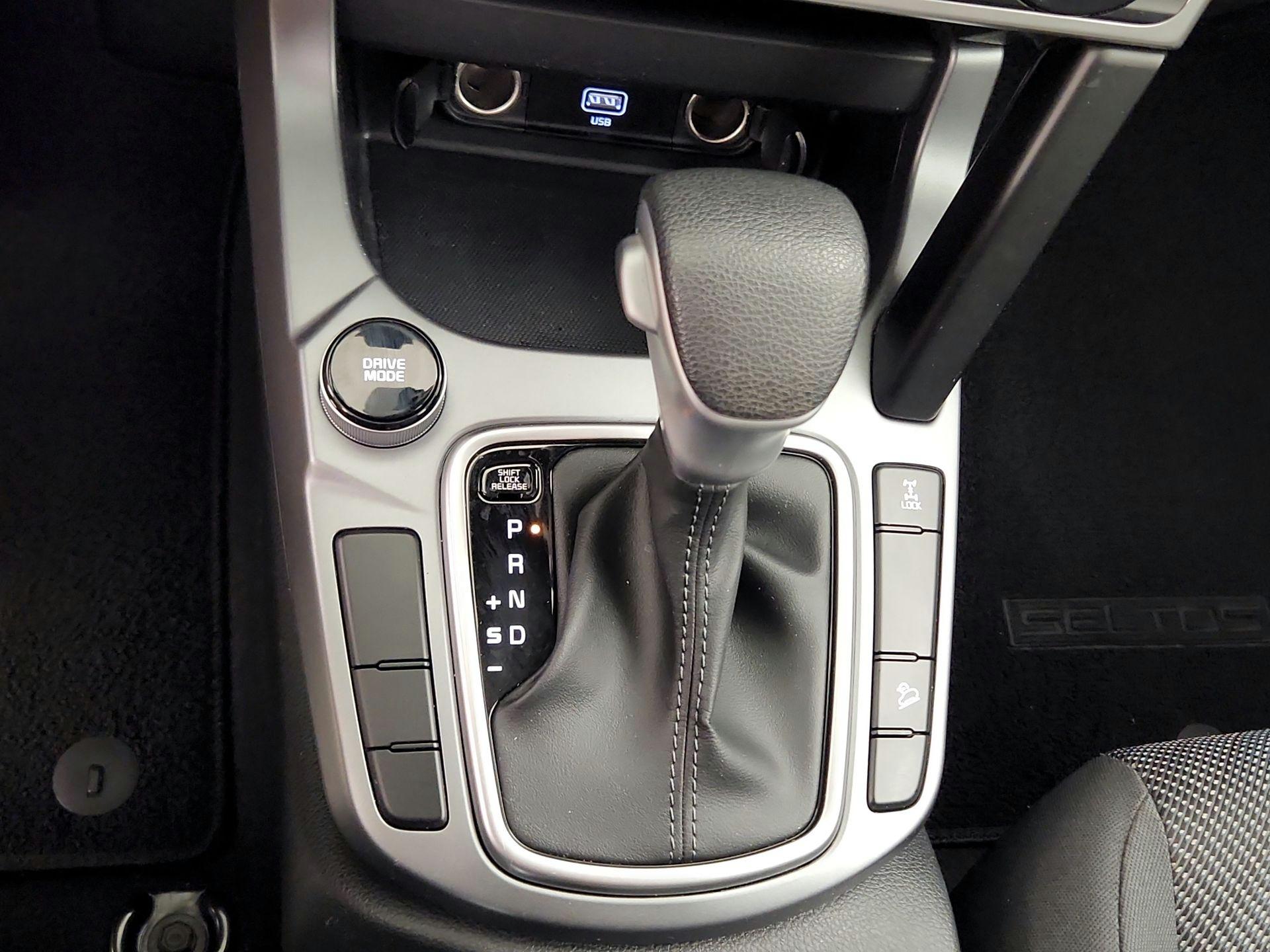 Thumbnail: 2023 Kia Seltos - 17