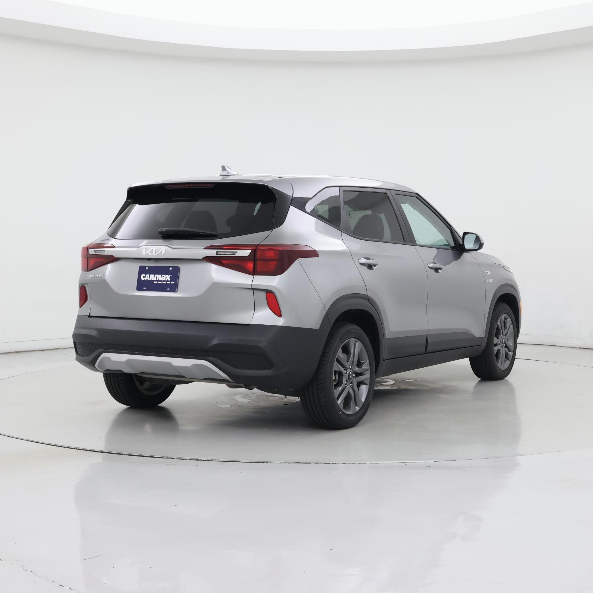 Thumbnail: 2023 Kia Seltos - 8