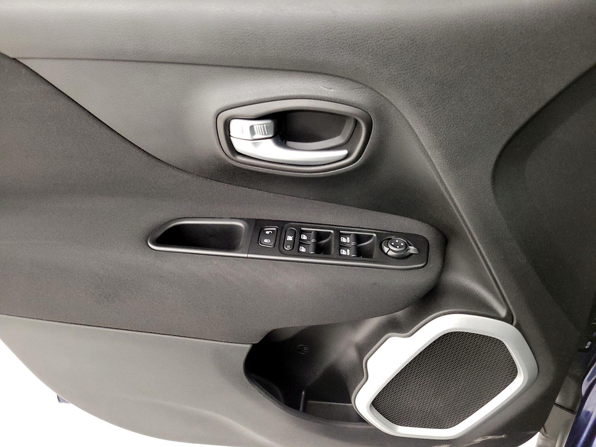 Thumbnail: 2020 Jeep Renegade - 12