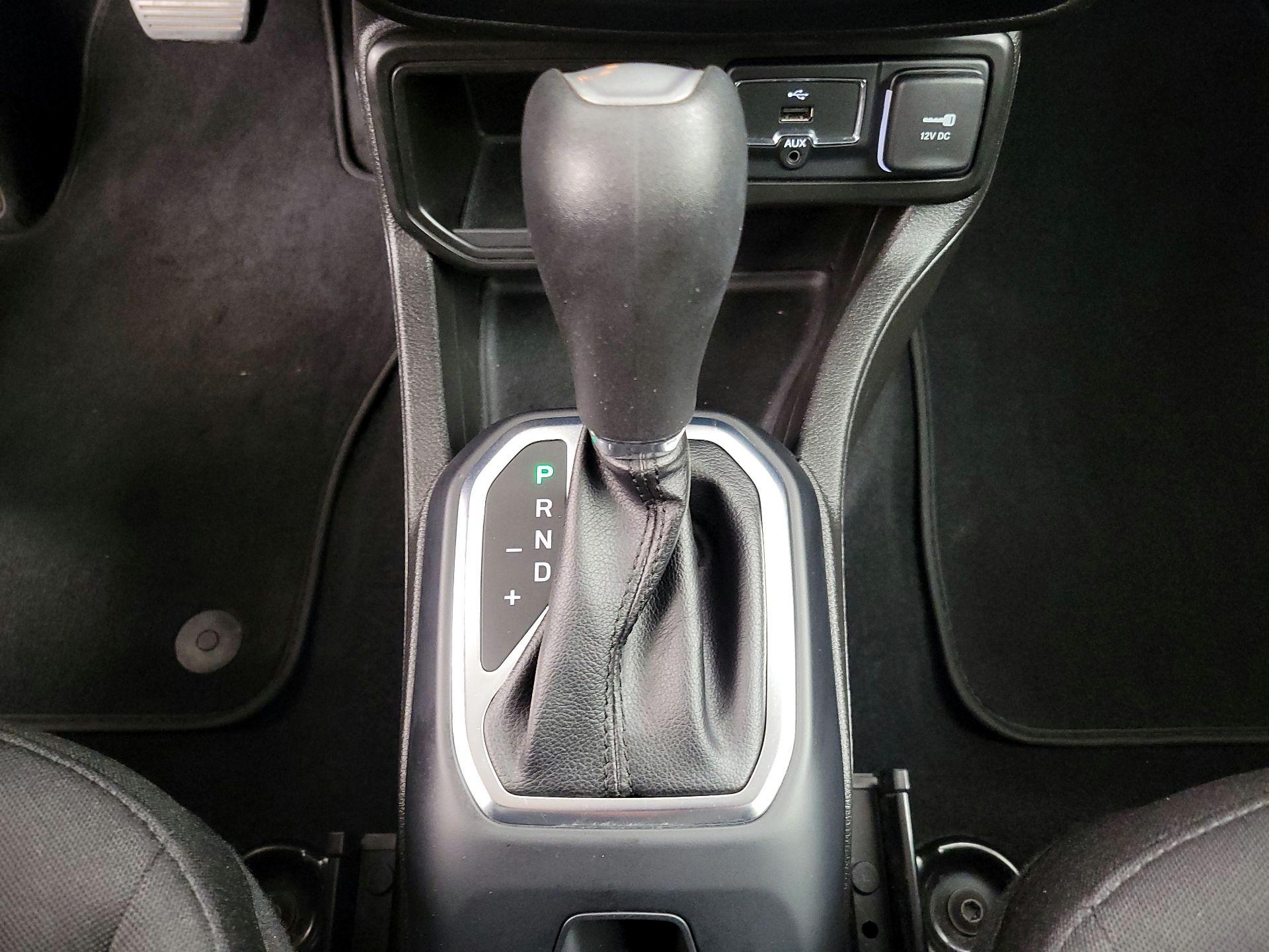 Thumbnail: 2020 Jeep Renegade - 17