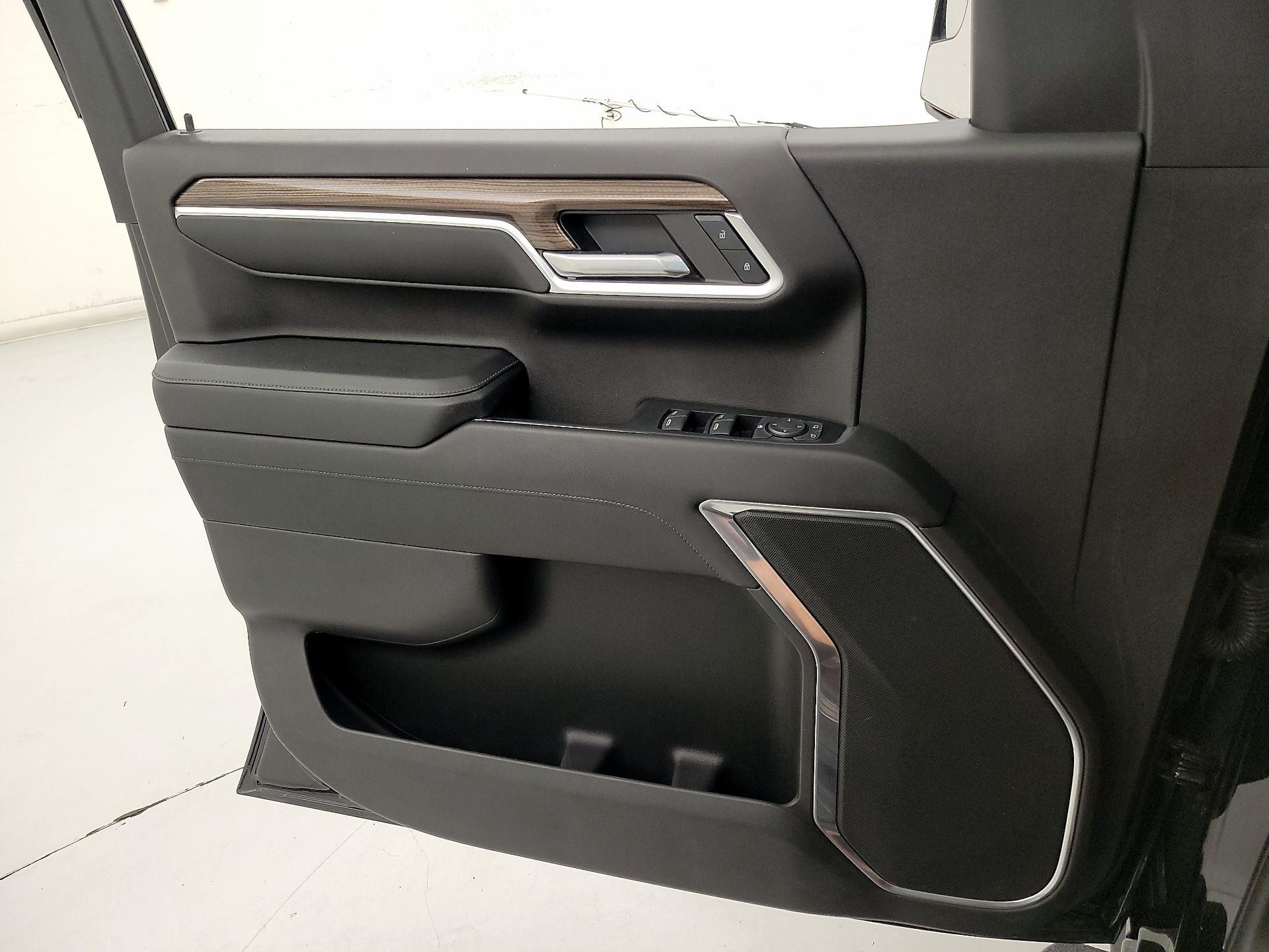 Thumbnail: 2022 Chevrolet Silverado 1500 - 12