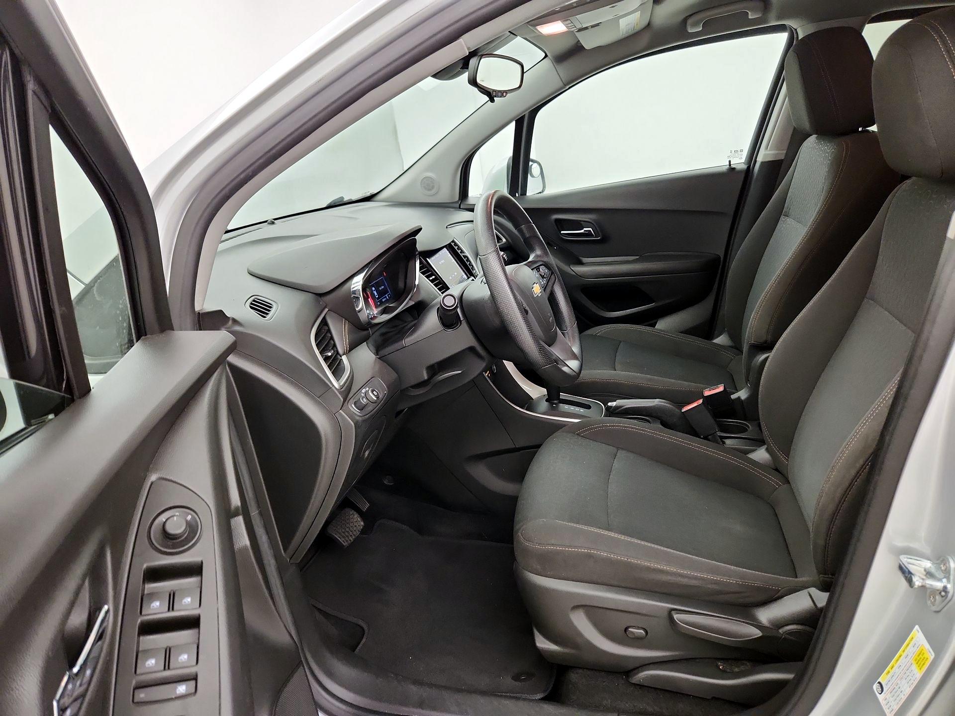 Thumbnail: 2021 Chevrolet Trax - 11