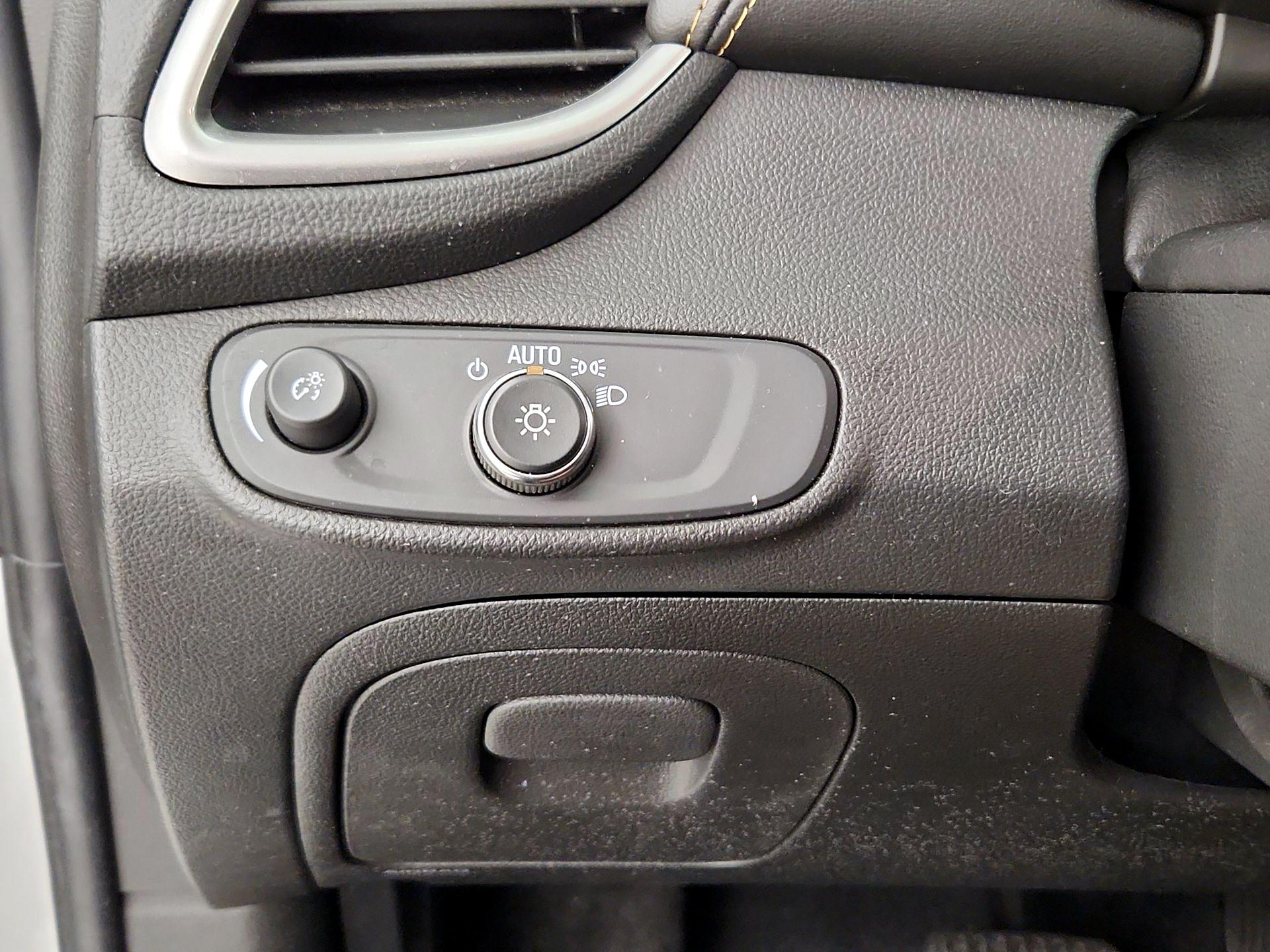 Thumbnail: 2021 Chevrolet Trax - 13