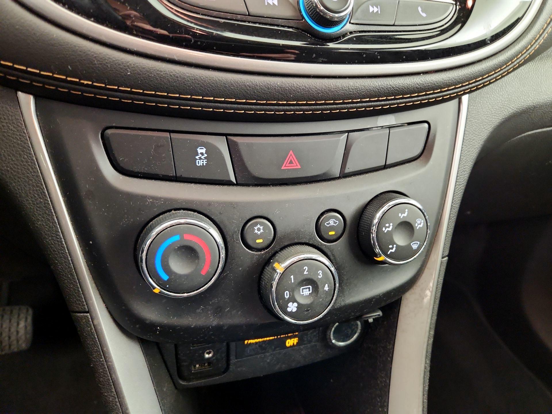 Thumbnail: 2021 Chevrolet Trax - 16