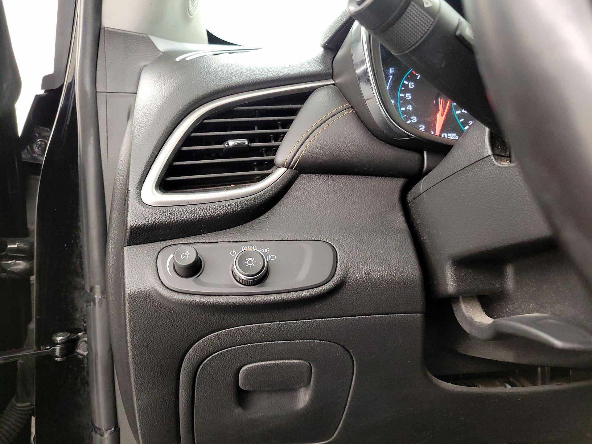 Thumbnail: 2022 Chevrolet Trax - 13