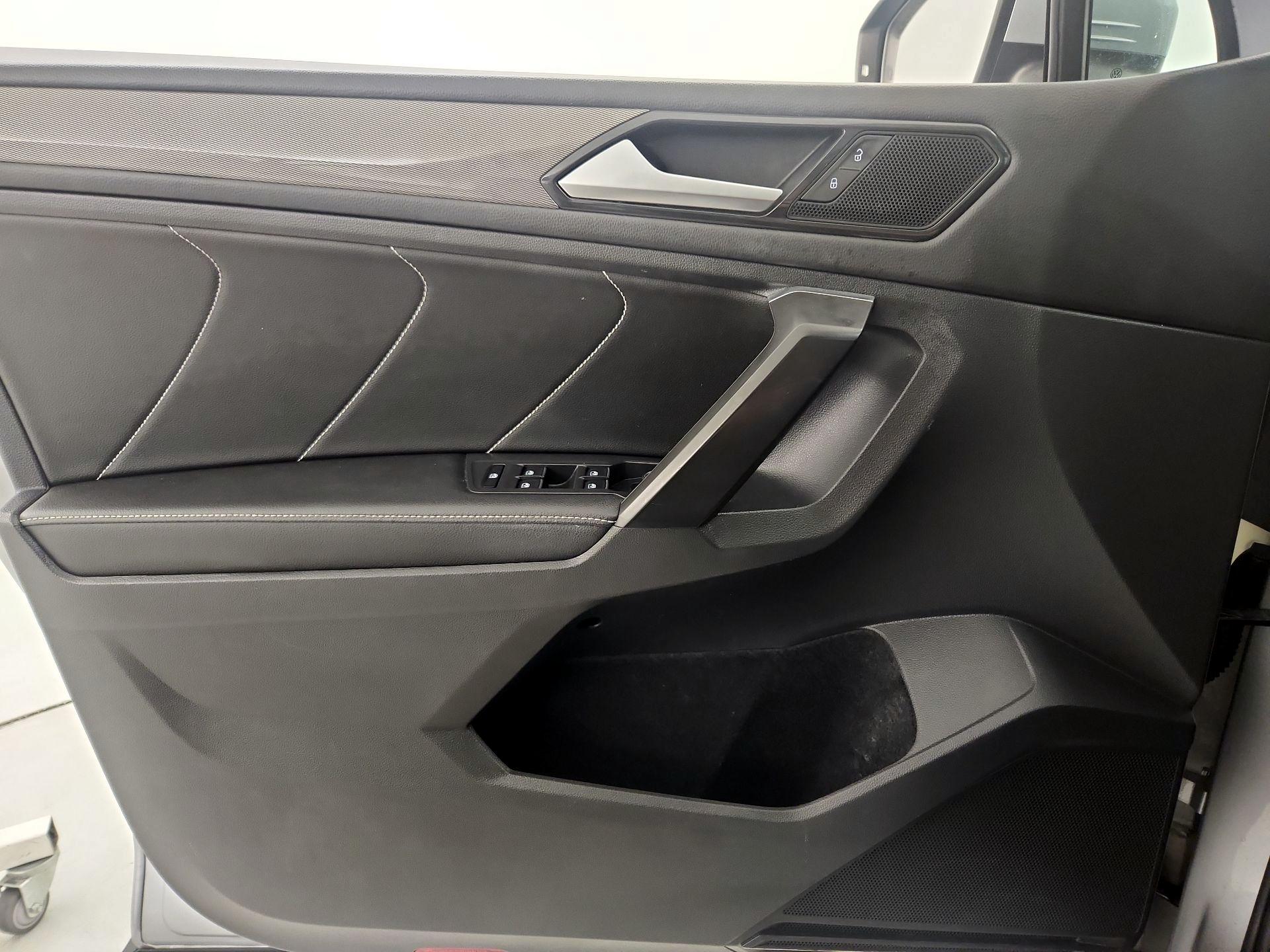 Thumbnail: 2022 Volkswagen Tiguan - 12