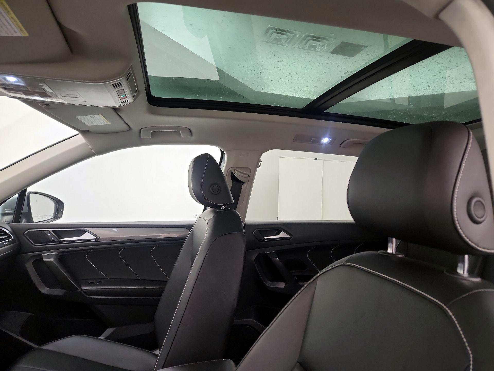 Thumbnail: 2022 Volkswagen Tiguan - 19