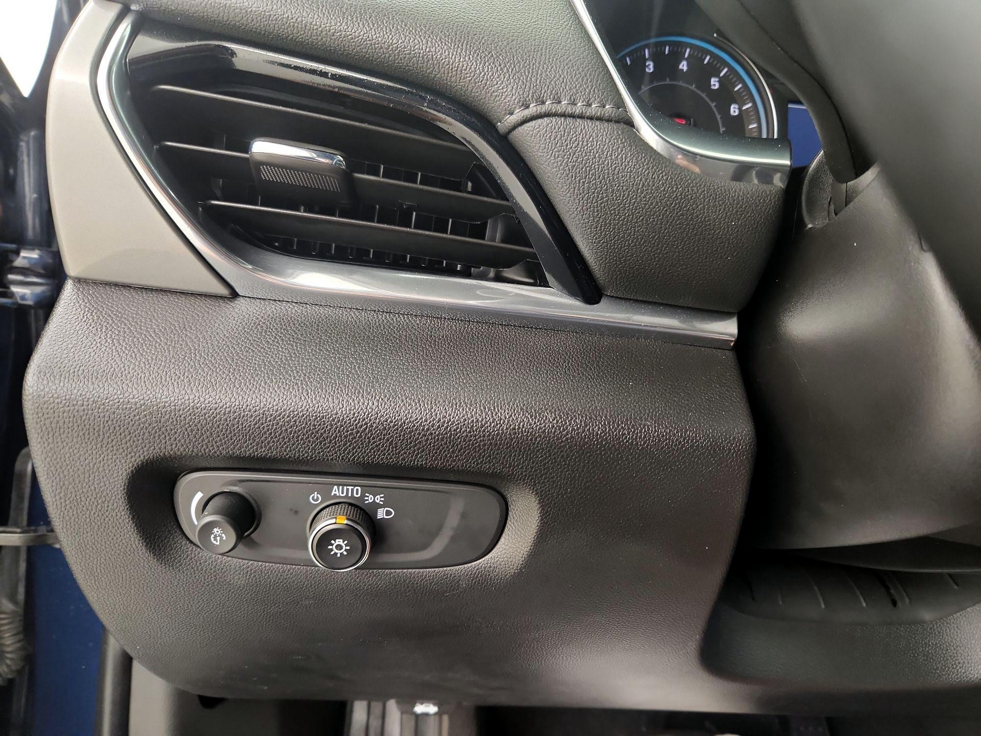 Thumbnail: 2023 Chevrolet Traverse - 13