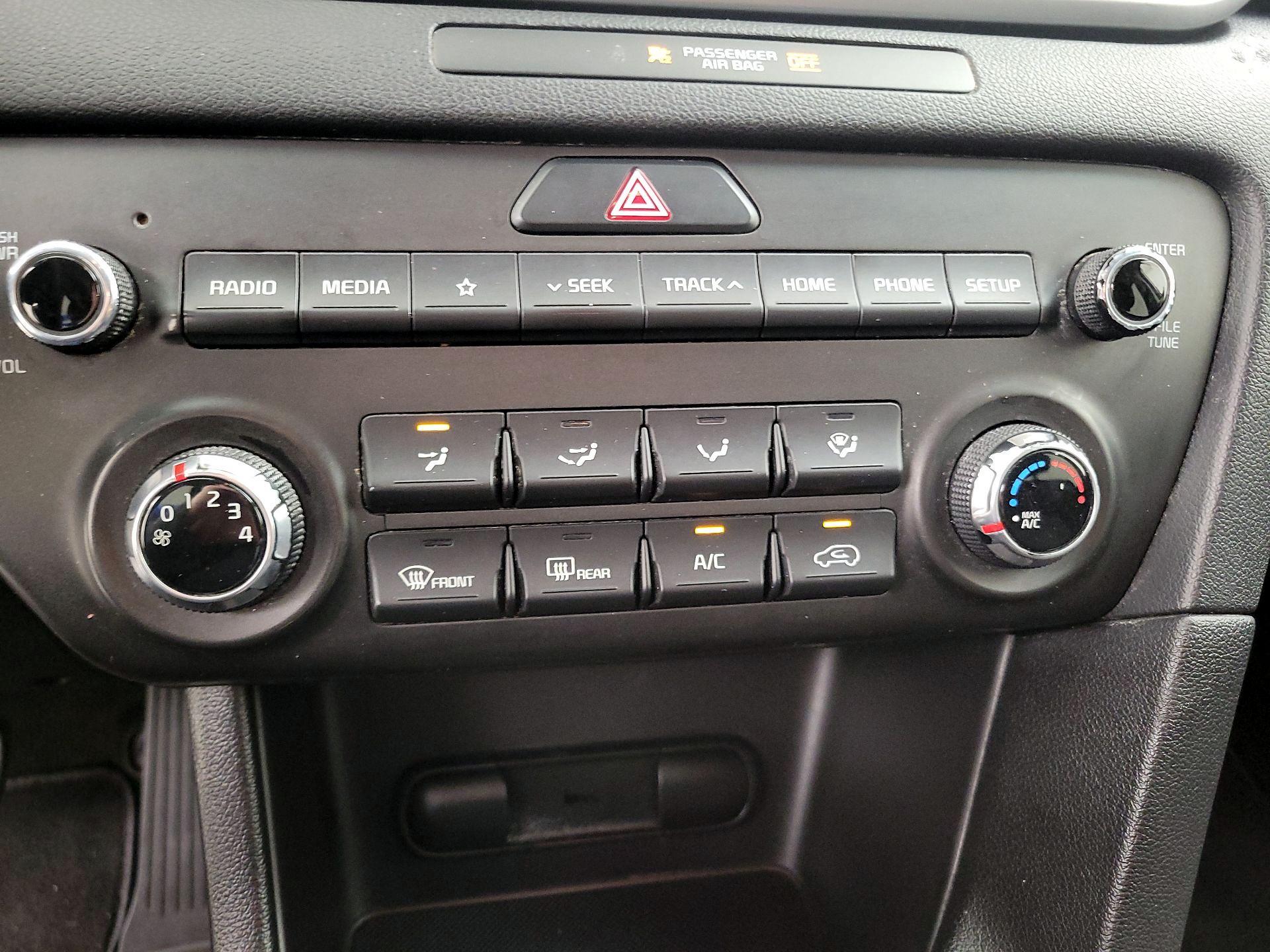 Thumbnail: 2020 Kia Sportage - 16