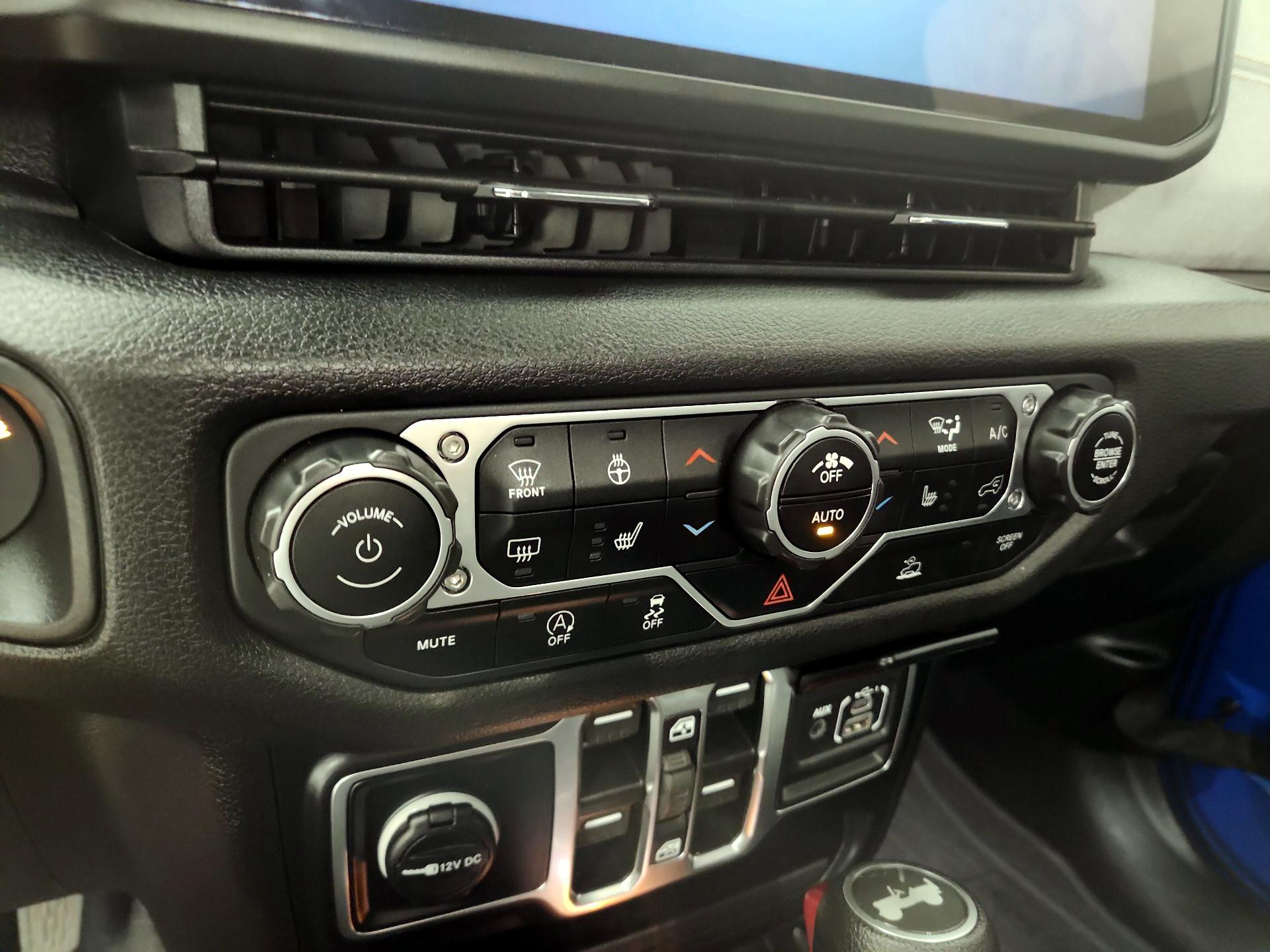 Thumbnail: 2024 Jeep Wrangler - 16