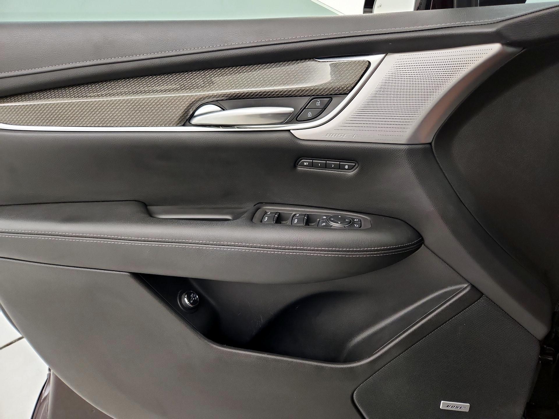 Thumbnail: 2021 Cadillac XT5 - 12