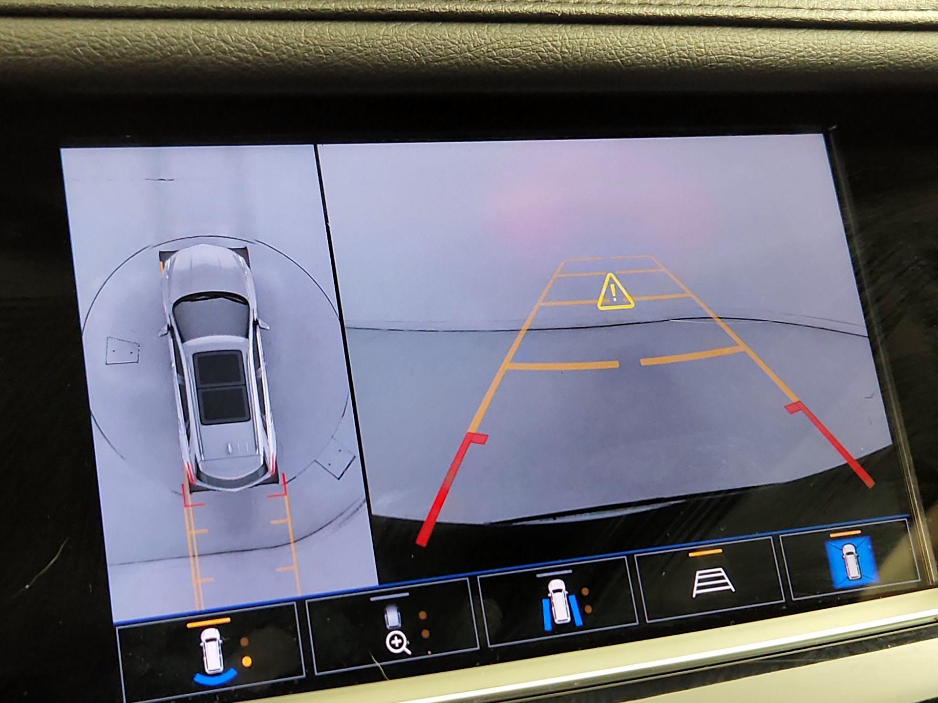 Thumbnail: 2021 Cadillac XT5 - 15