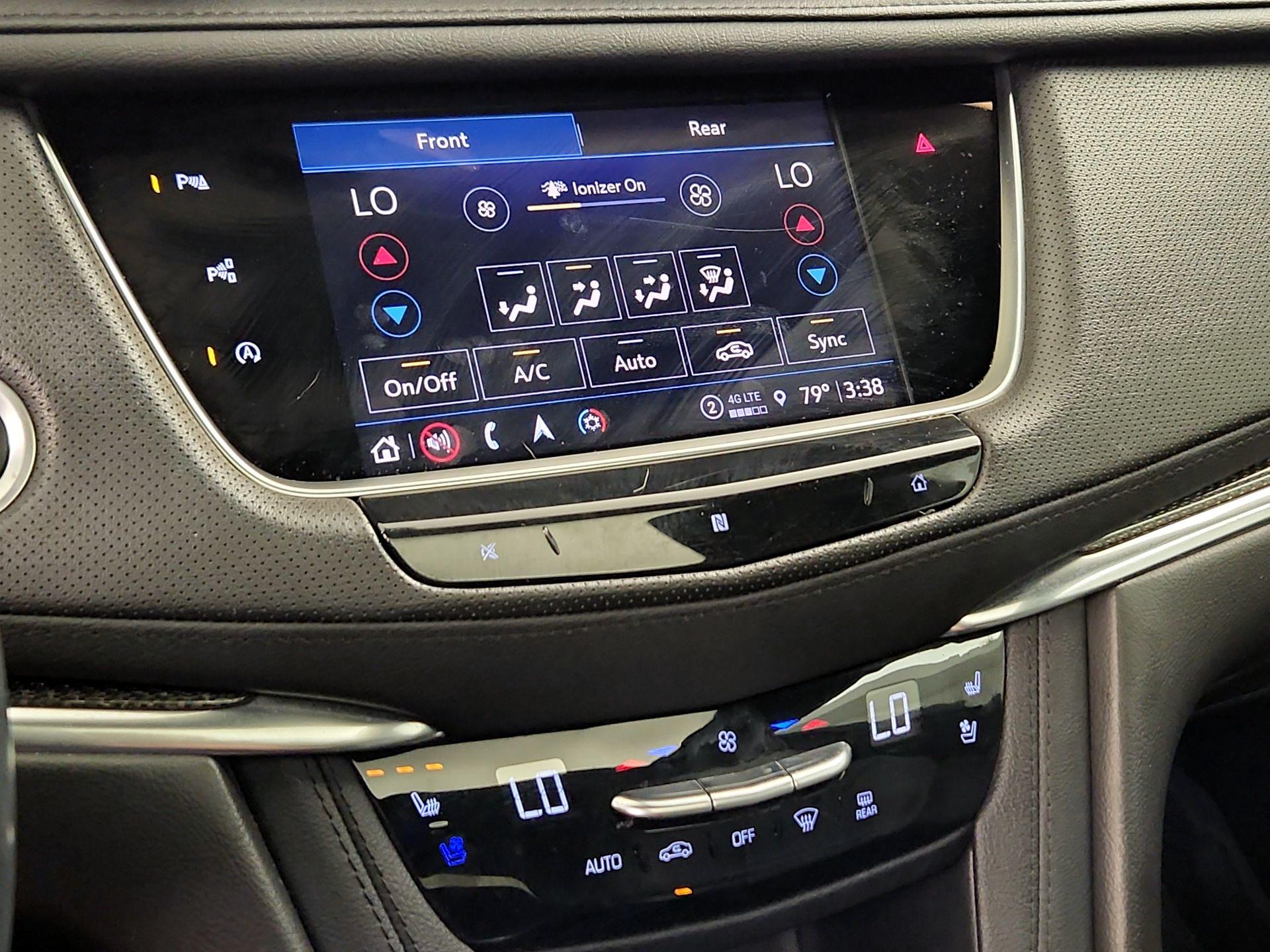 Thumbnail: 2021 Cadillac XT5 - 17