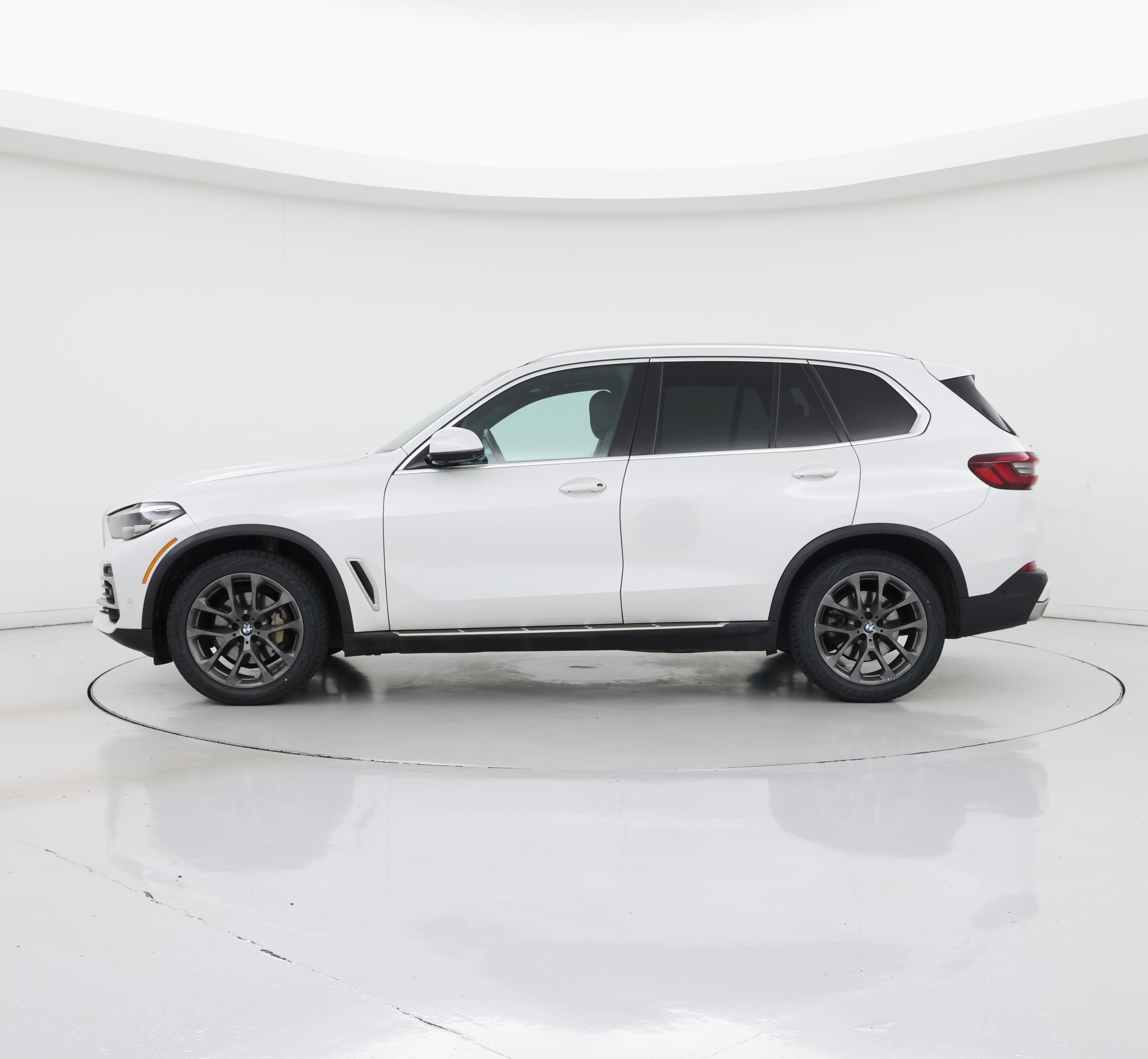 Thumbnail: 2023 BMW X5 - 3