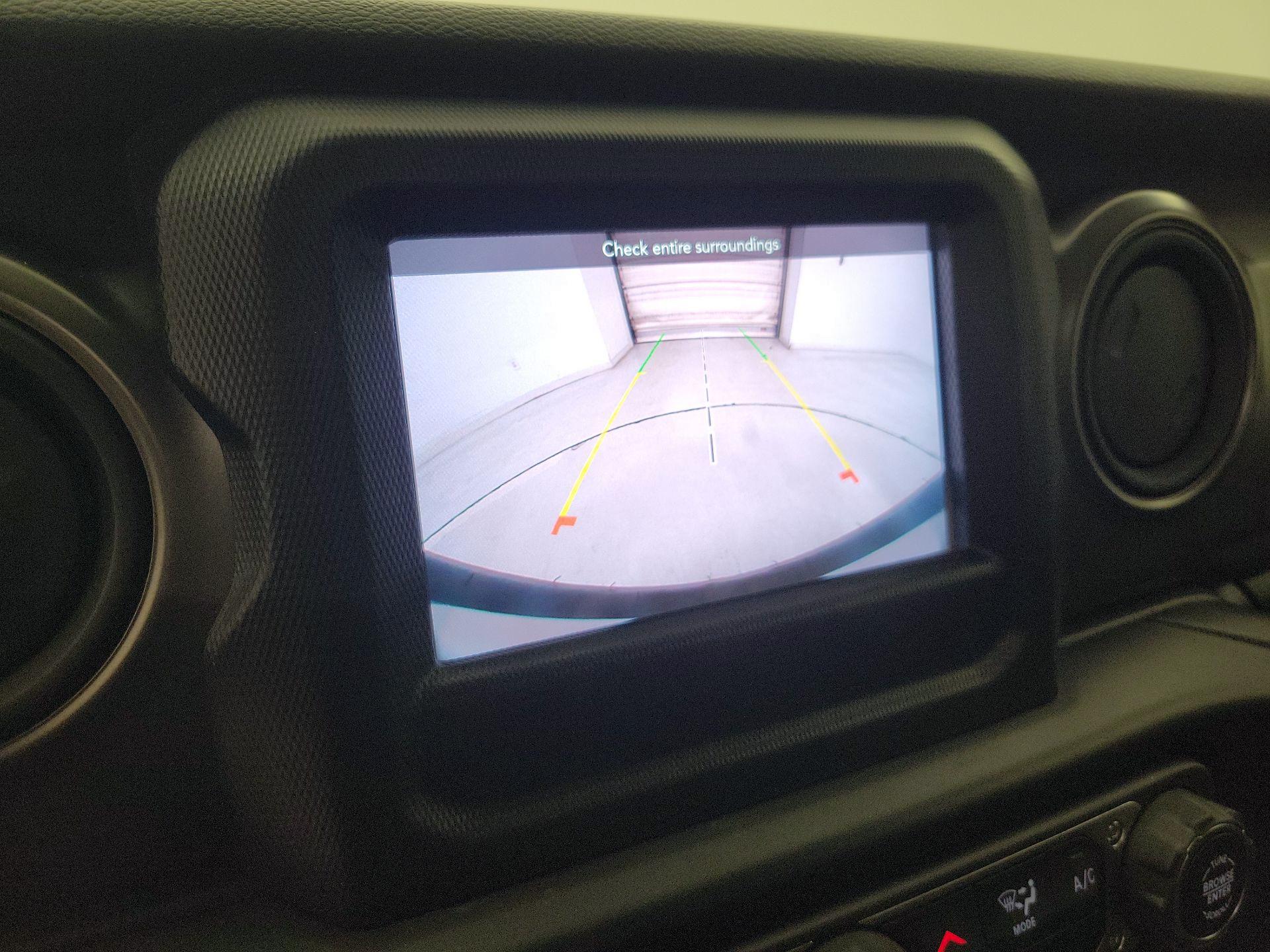 Thumbnail: 2022 Jeep Wrangler - 14