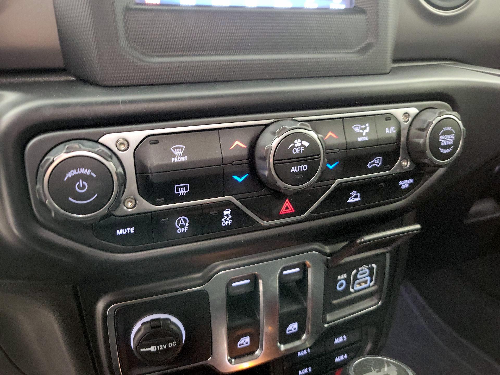 Thumbnail: 2022 Jeep Wrangler - 16