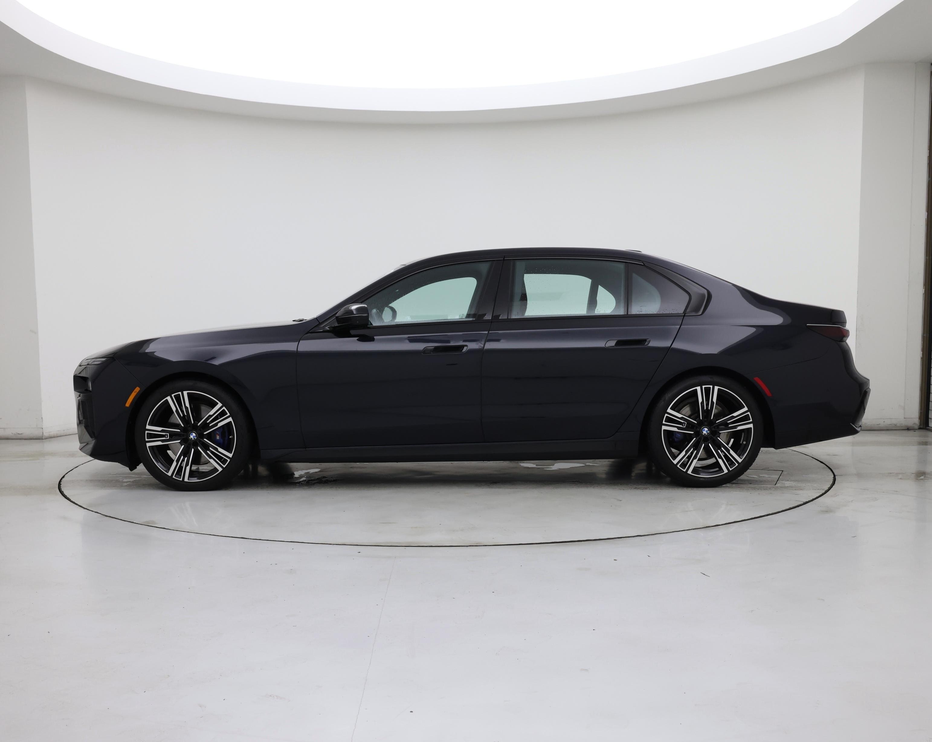 Thumbnail: 2023 BMW 7 Series - 3