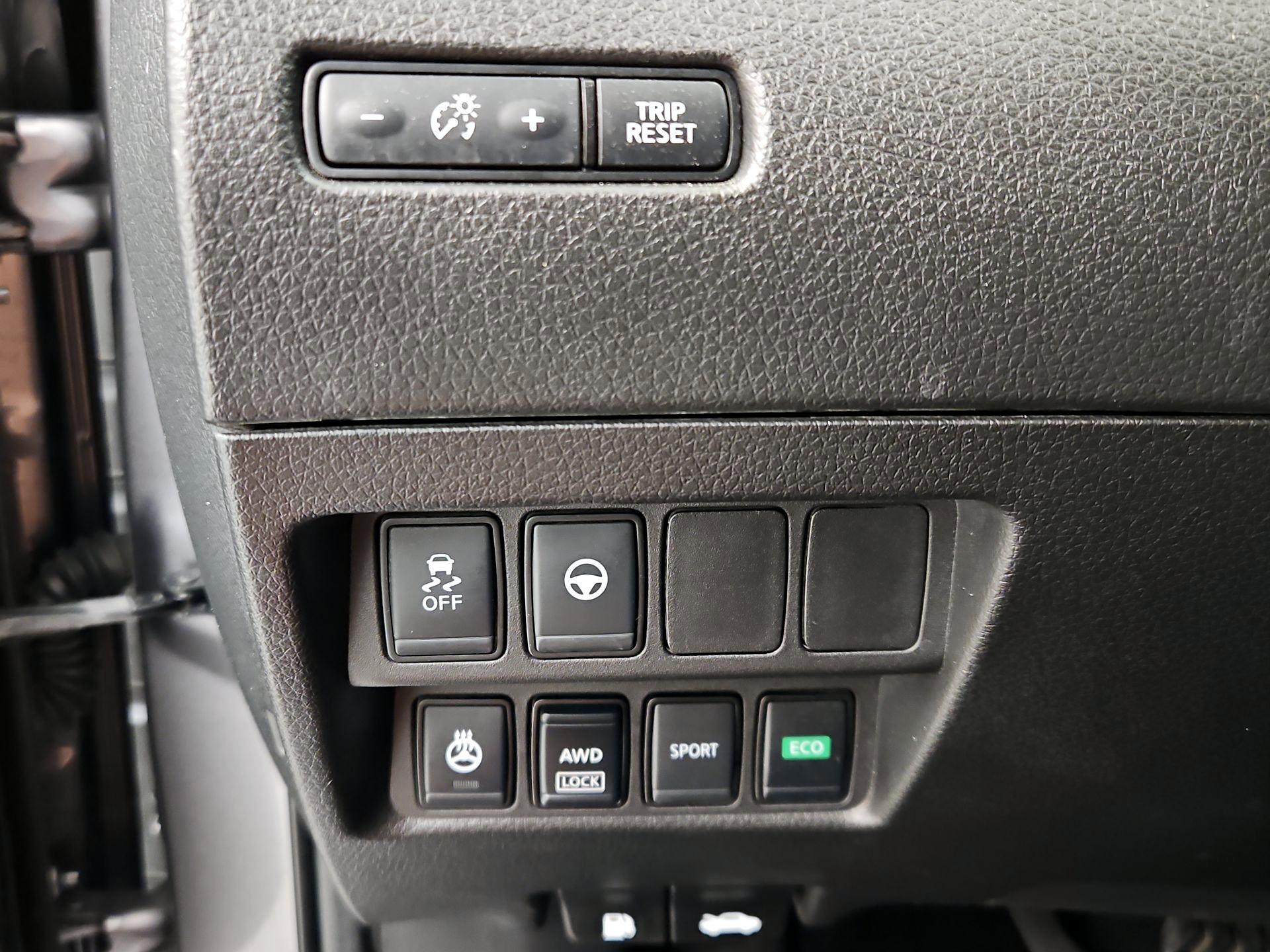 Thumbnail: 2022 Nissan Rogue Sport - 13