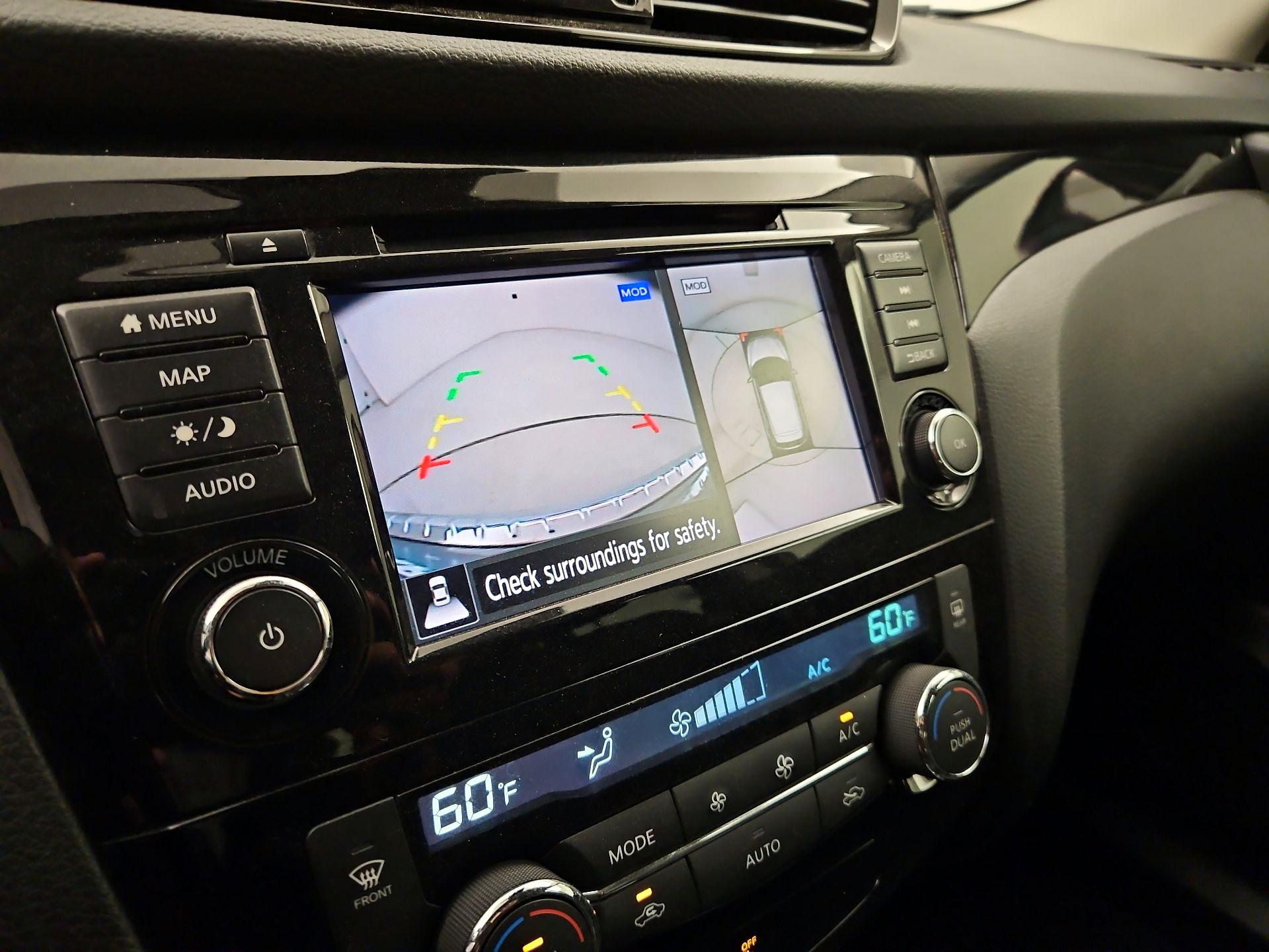 Thumbnail: 2022 Nissan Rogue Sport - 14