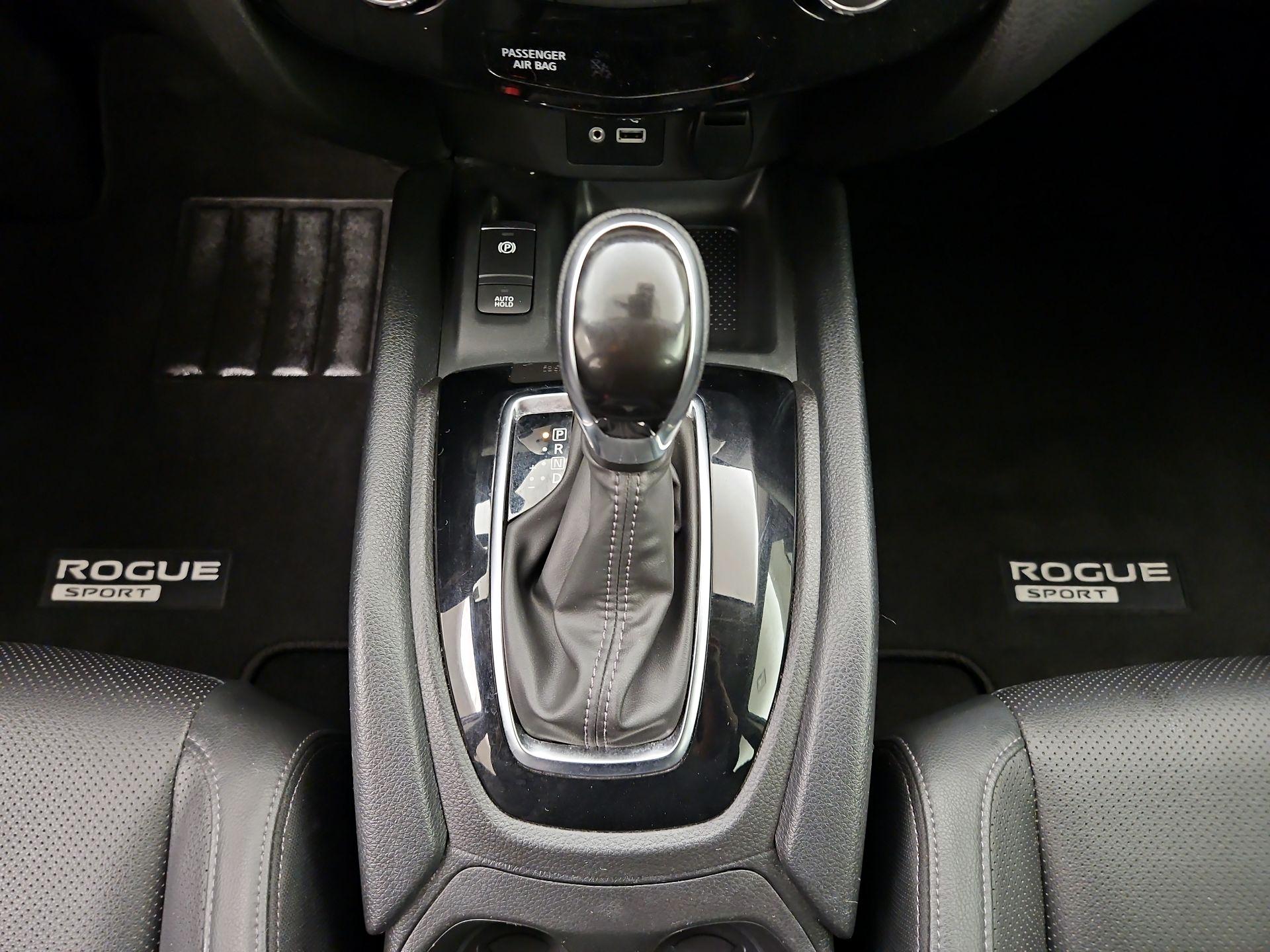 Thumbnail: 2022 Nissan Rogue Sport - 17