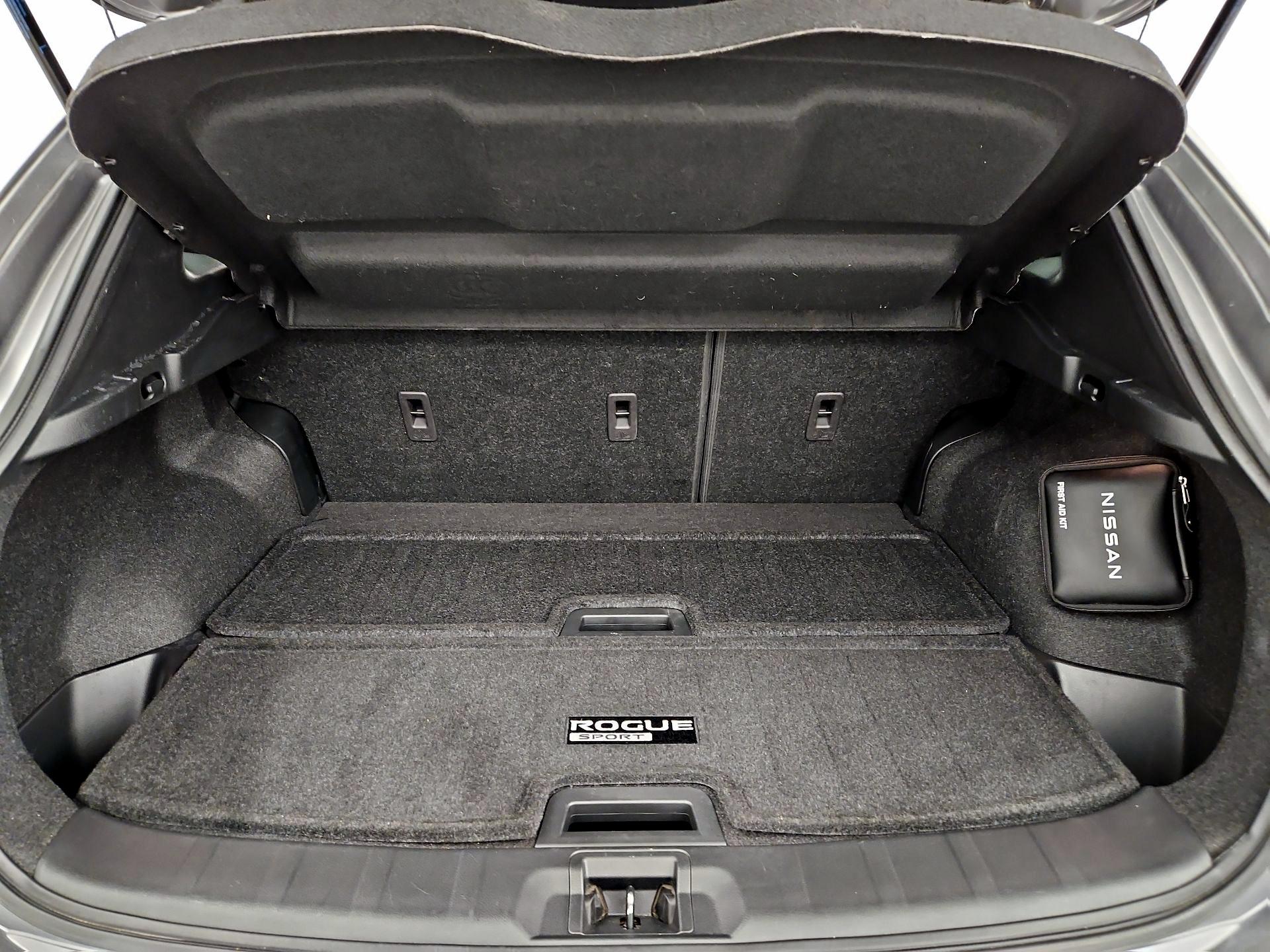 Thumbnail: 2022 Nissan Rogue Sport - 20