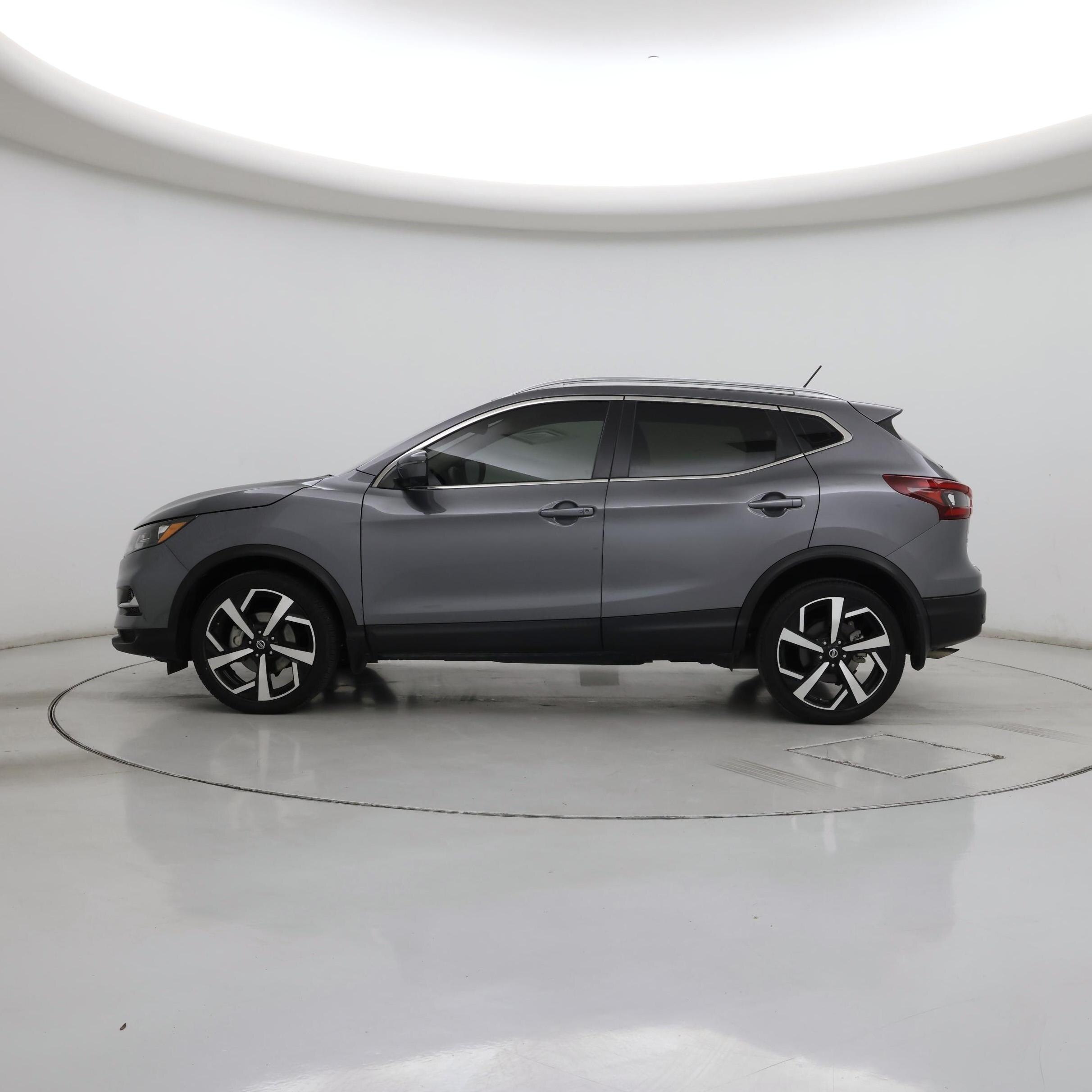 Thumbnail: 2022 Nissan Rogue Sport - 3