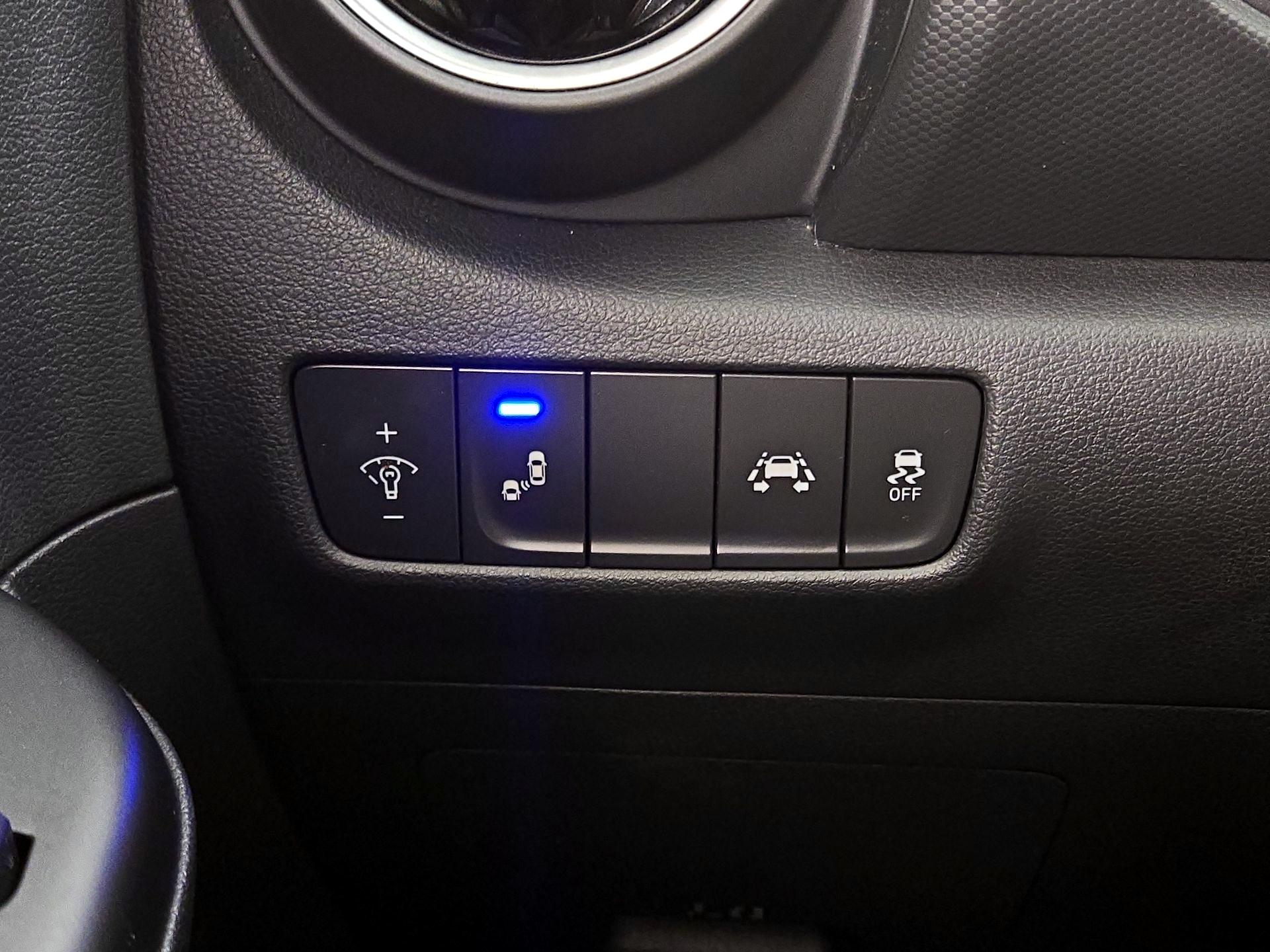 Thumbnail: 2021 Hyundai Kona - 13