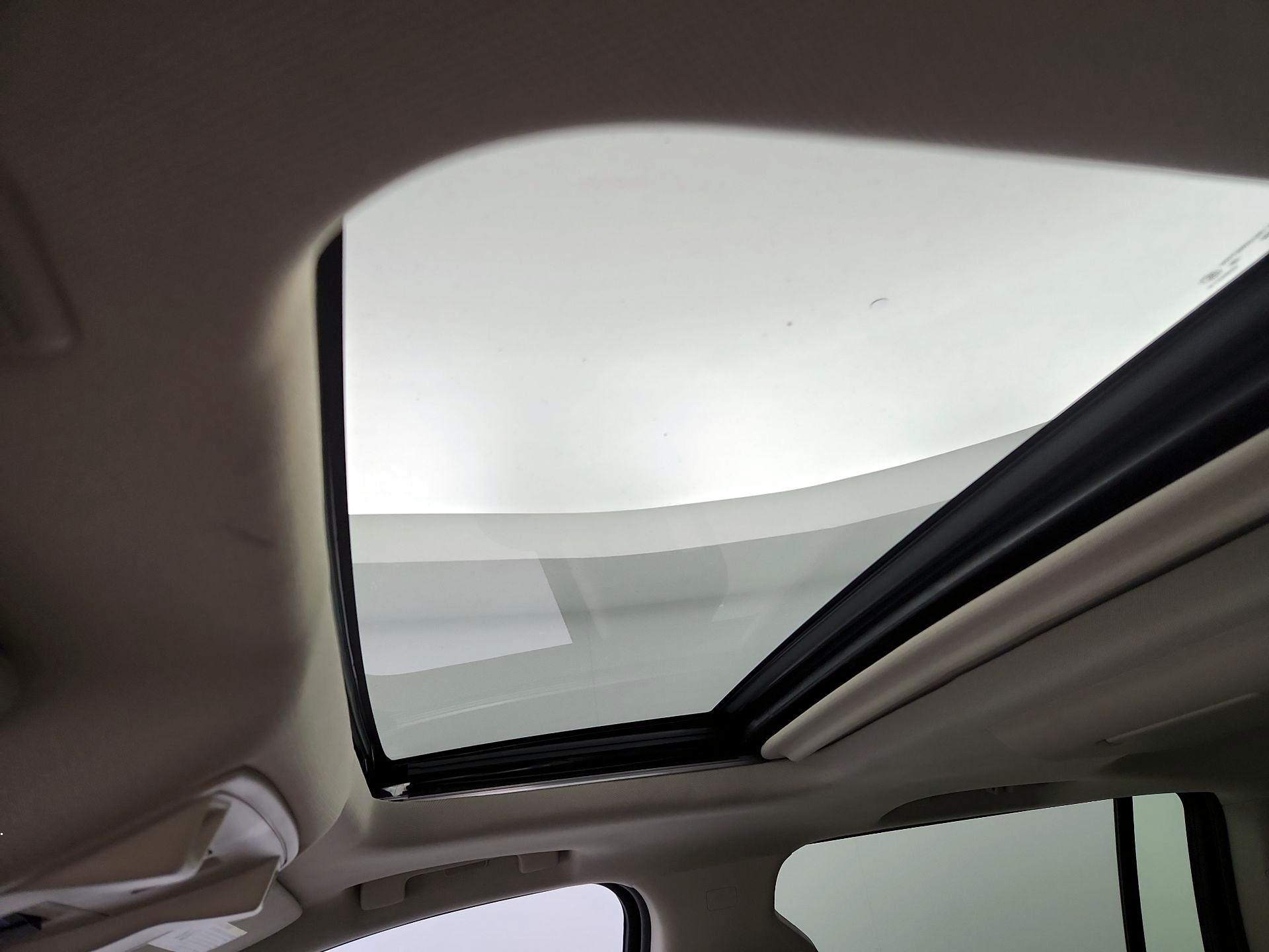 Thumbnail: 2016 GMC Yukon XL - 20