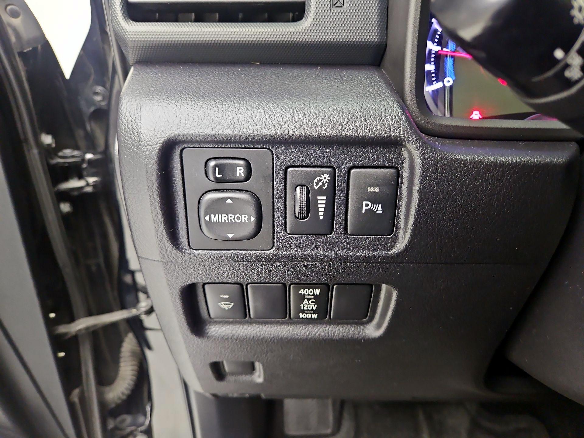 Thumbnail: 2015 Toyota 4Runner - 13