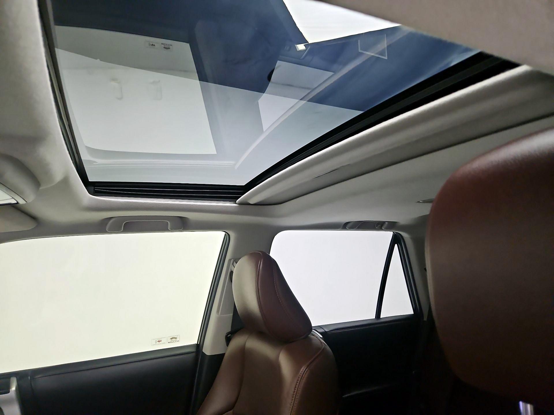 Thumbnail: 2015 Toyota 4Runner - 19