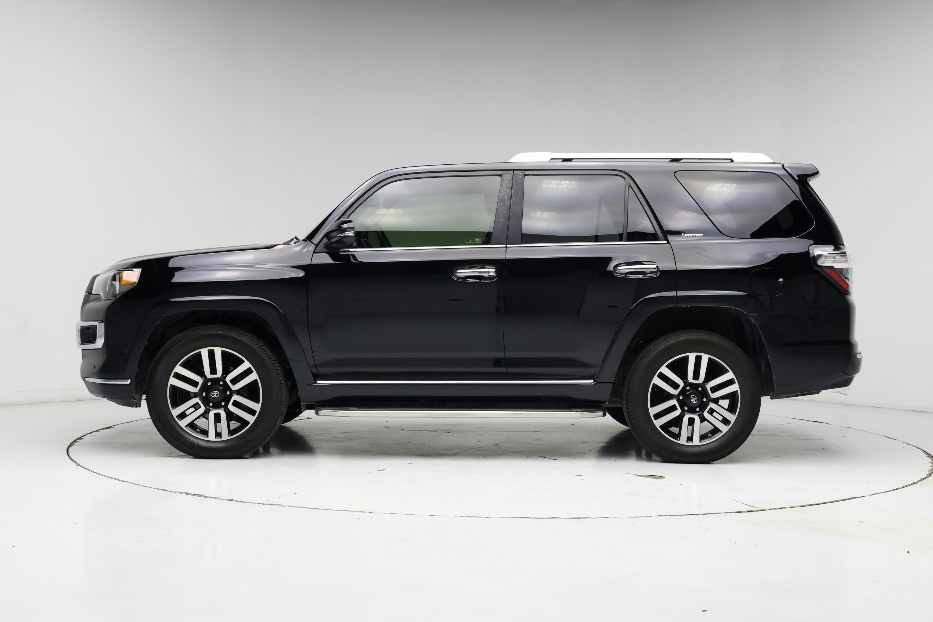 Thumbnail: 2015 Toyota 4Runner - 3