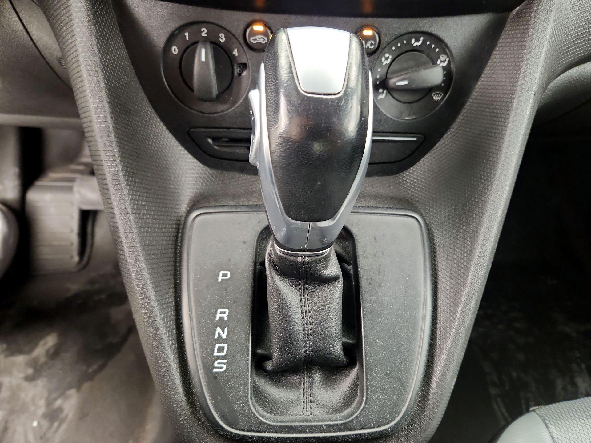 Thumbnail: 2015 Ford Transit Series - 16