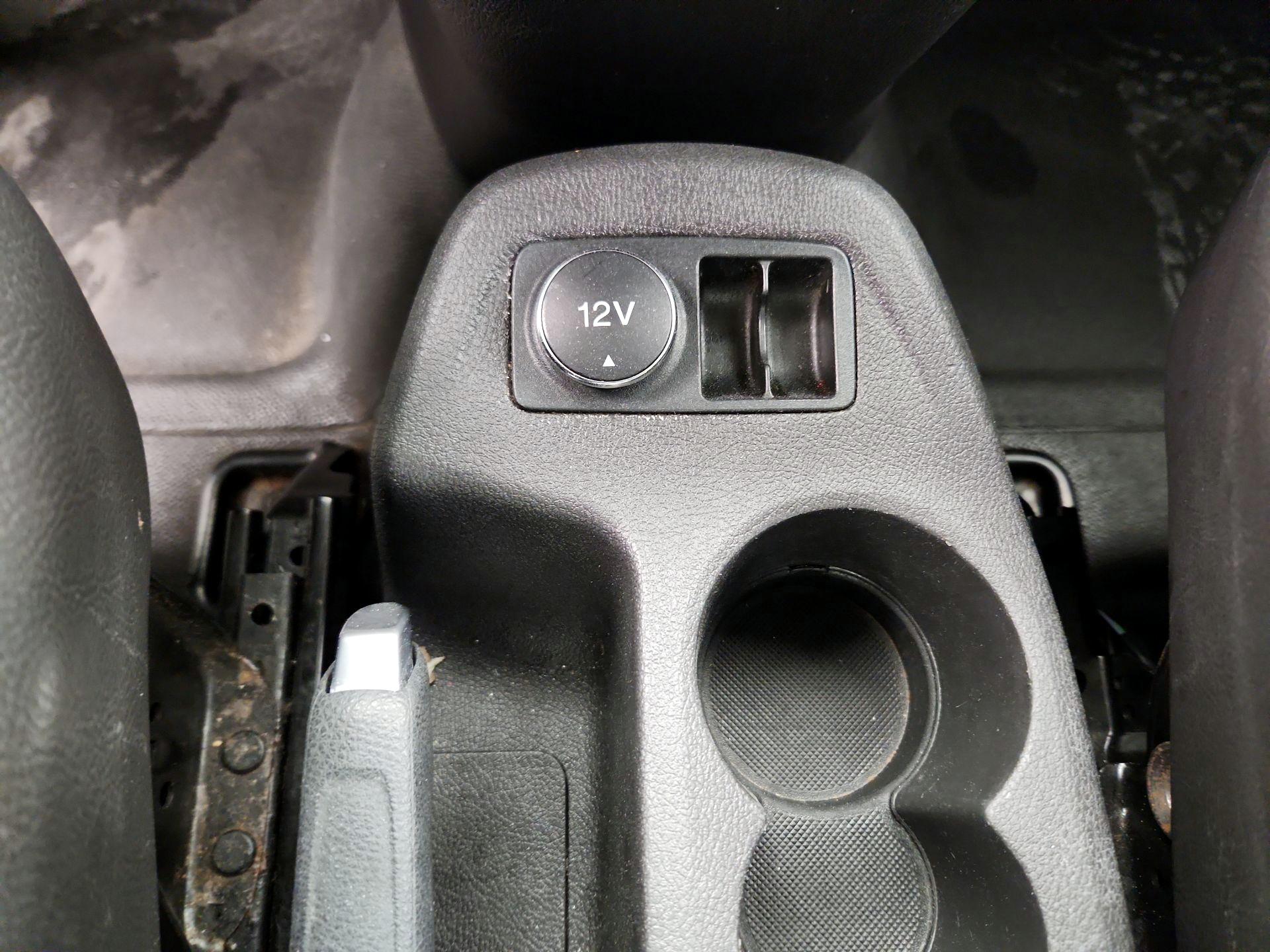 Thumbnail: 2015 Ford Transit Series - 17