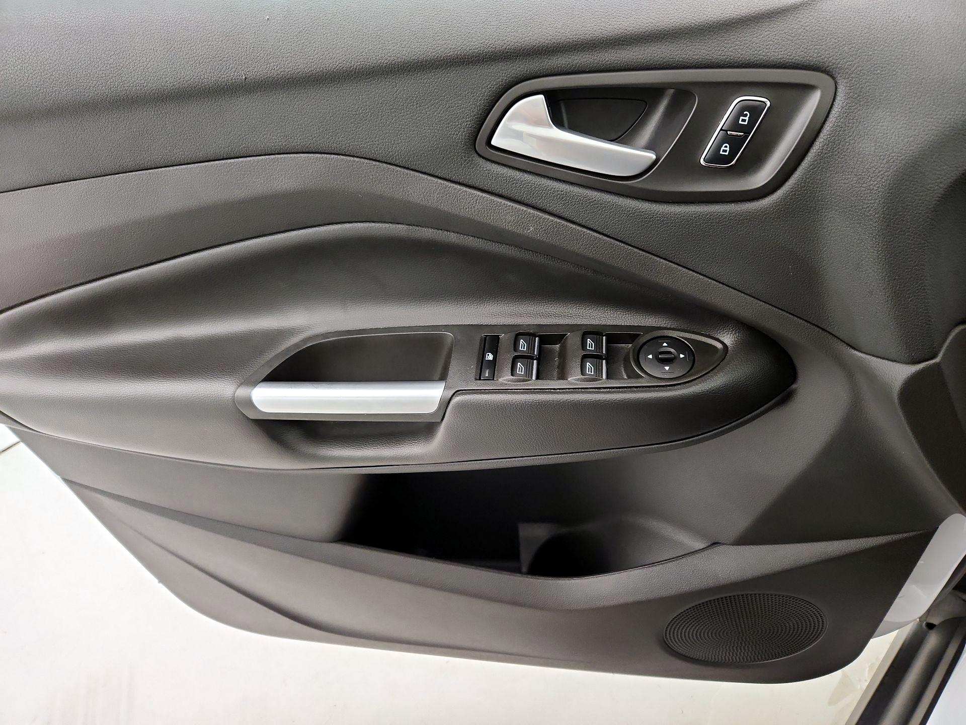 Thumbnail: 2016 Ford C-Max - 12