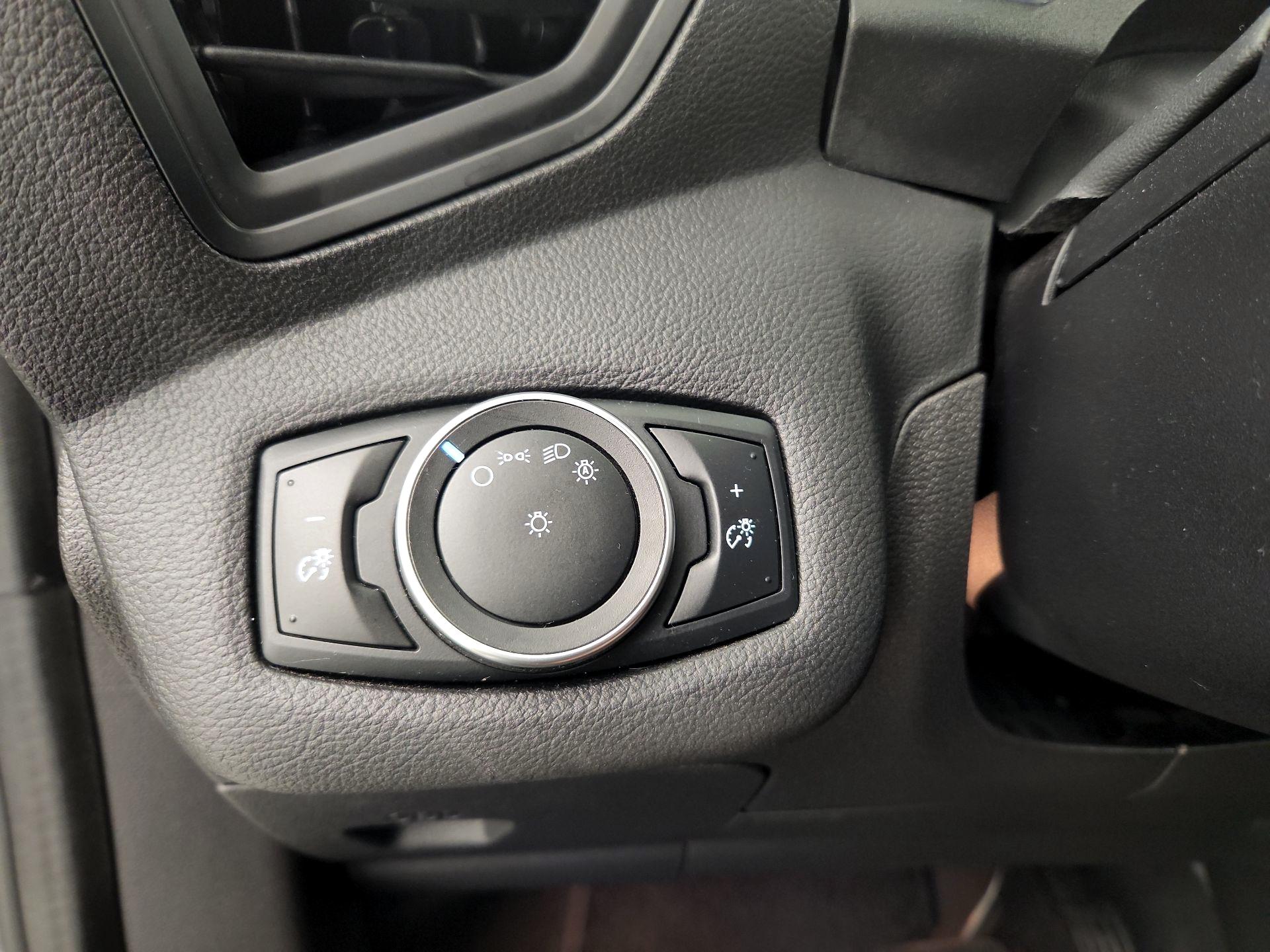 Thumbnail: 2016 Ford C-Max - 13