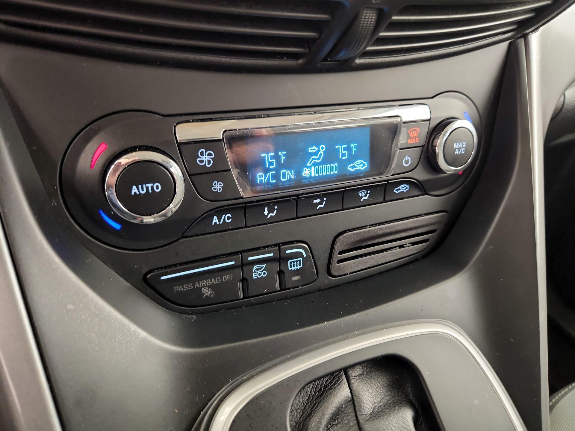 Thumbnail: 2016 Ford C-Max - 15