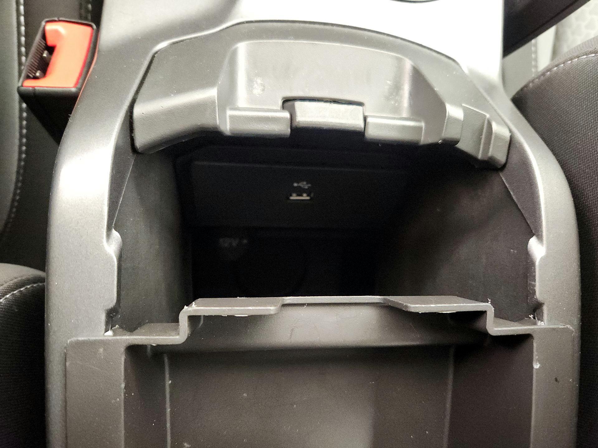 Thumbnail: 2017 Ford C-Max - 18